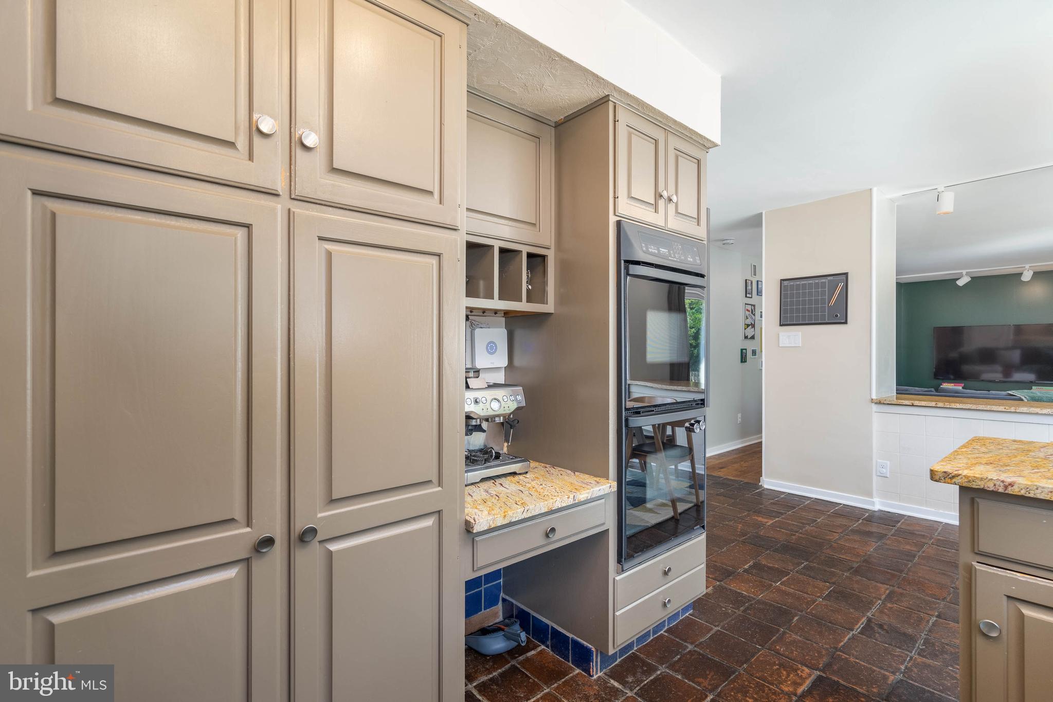 WYNNEWOOD - Residential