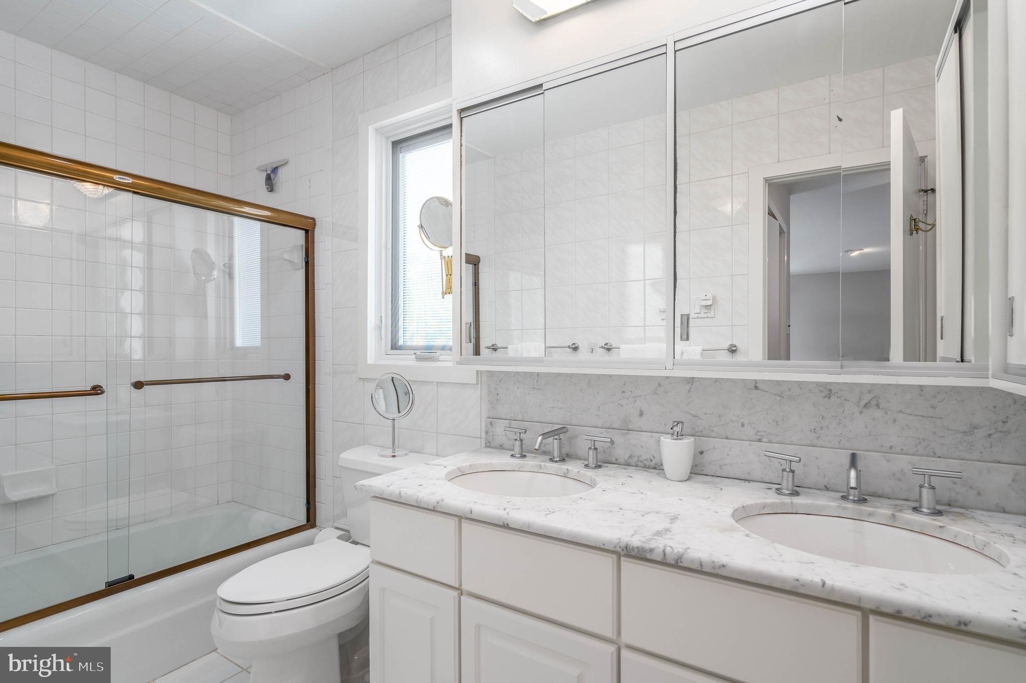 WYNNEWOOD - Residential