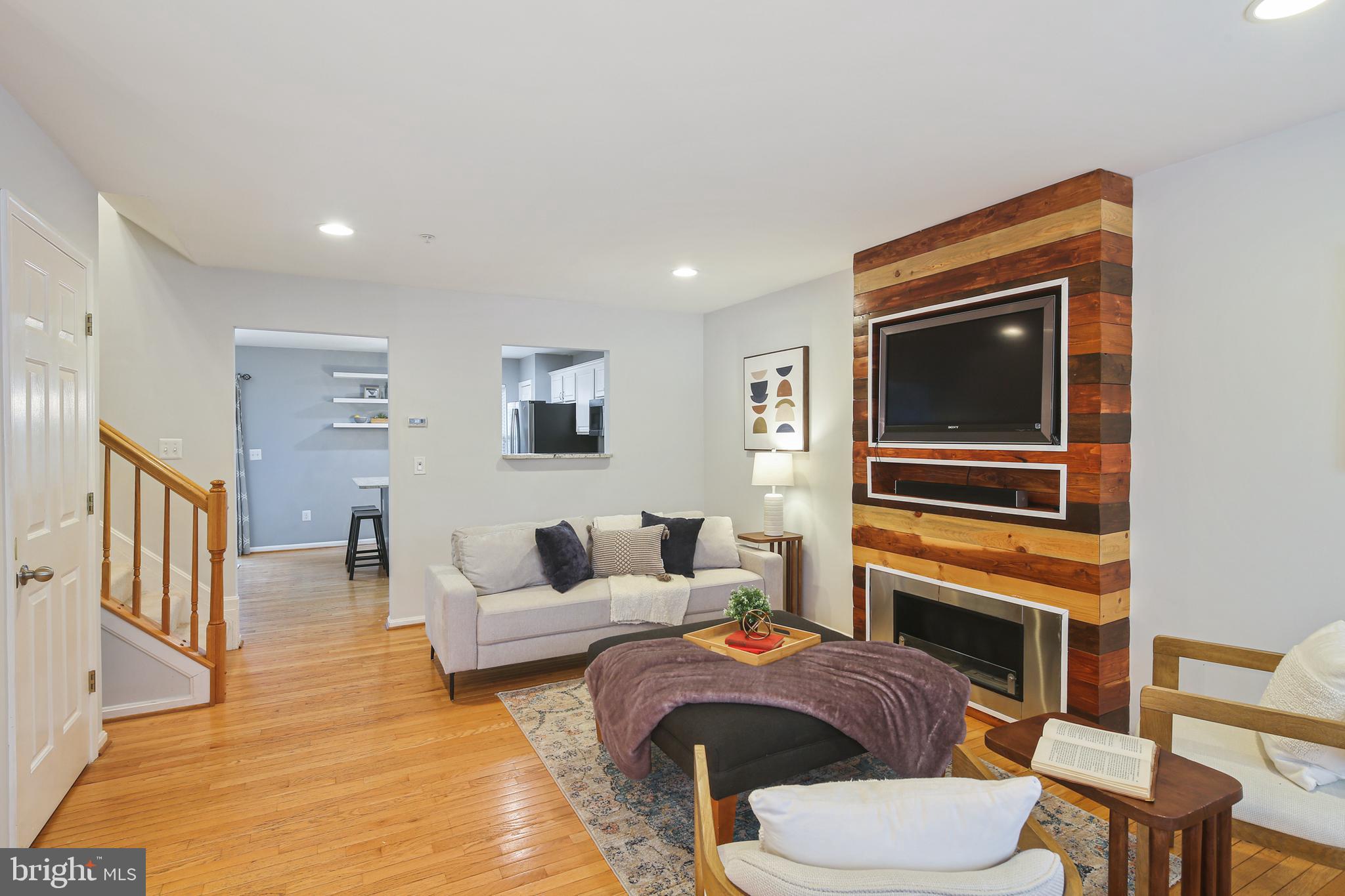 567 FRANCIS NICHOLSON WAY