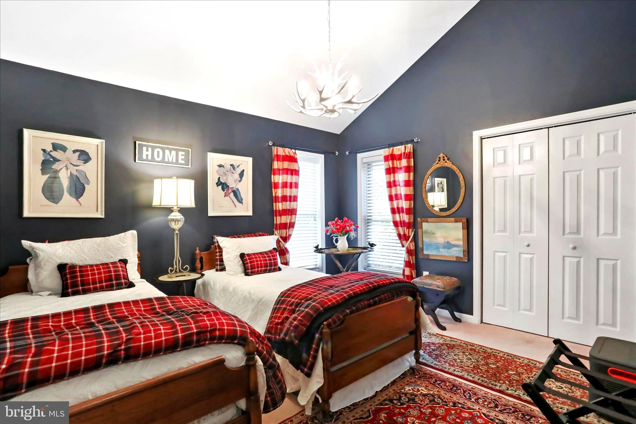 THE WOODS - Residential