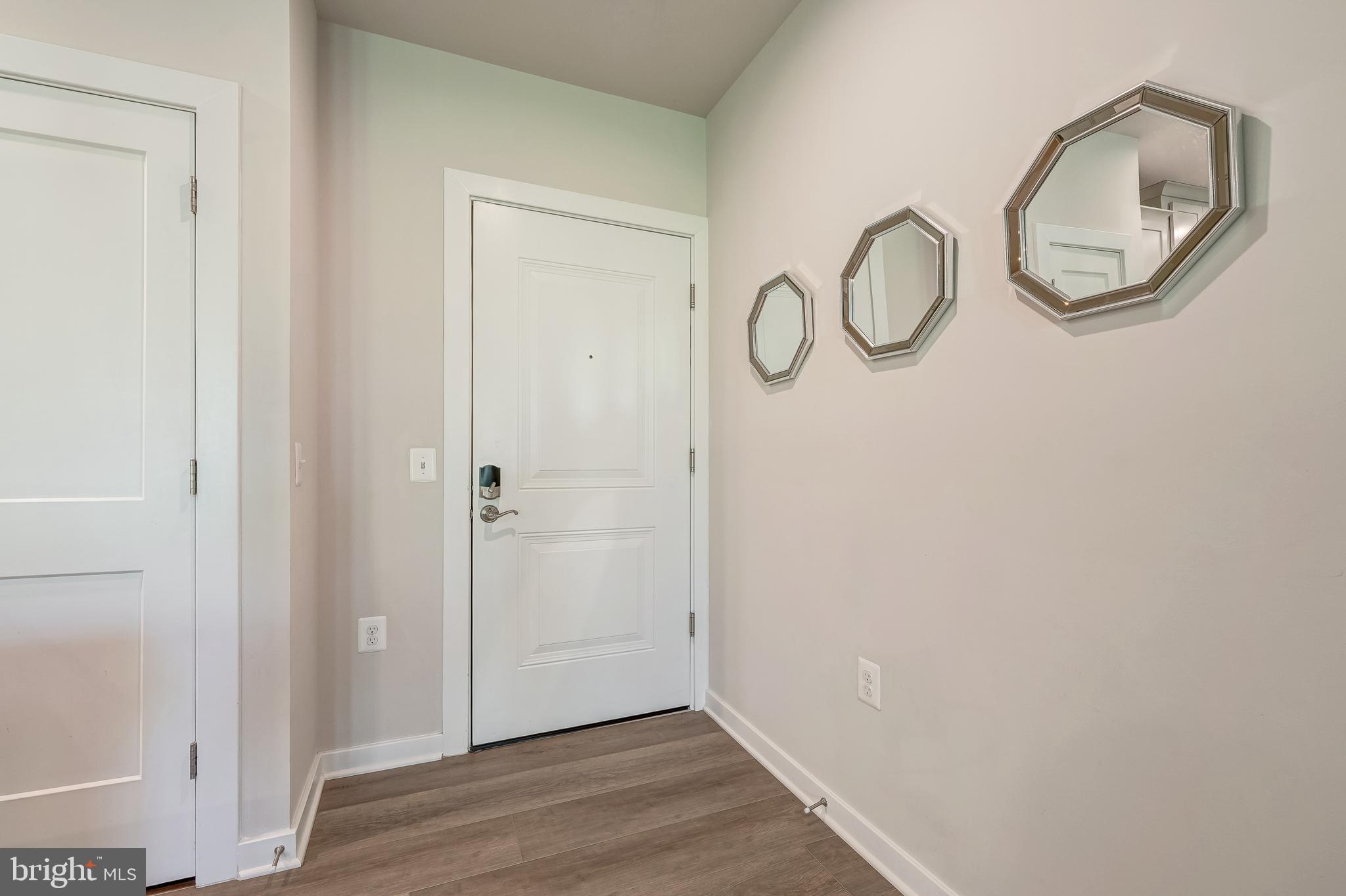 RESTON - Residential