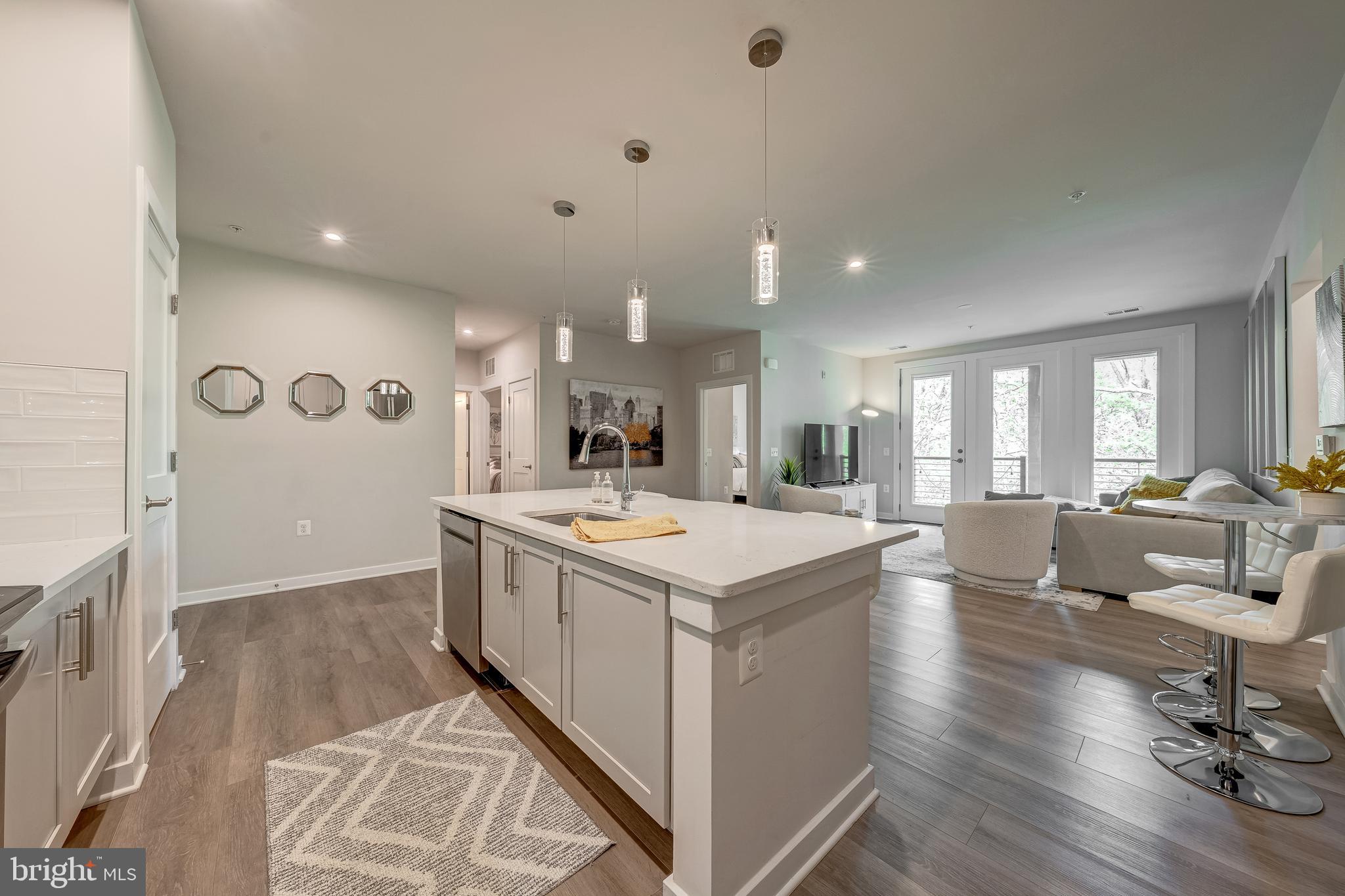 RESTON - Residential