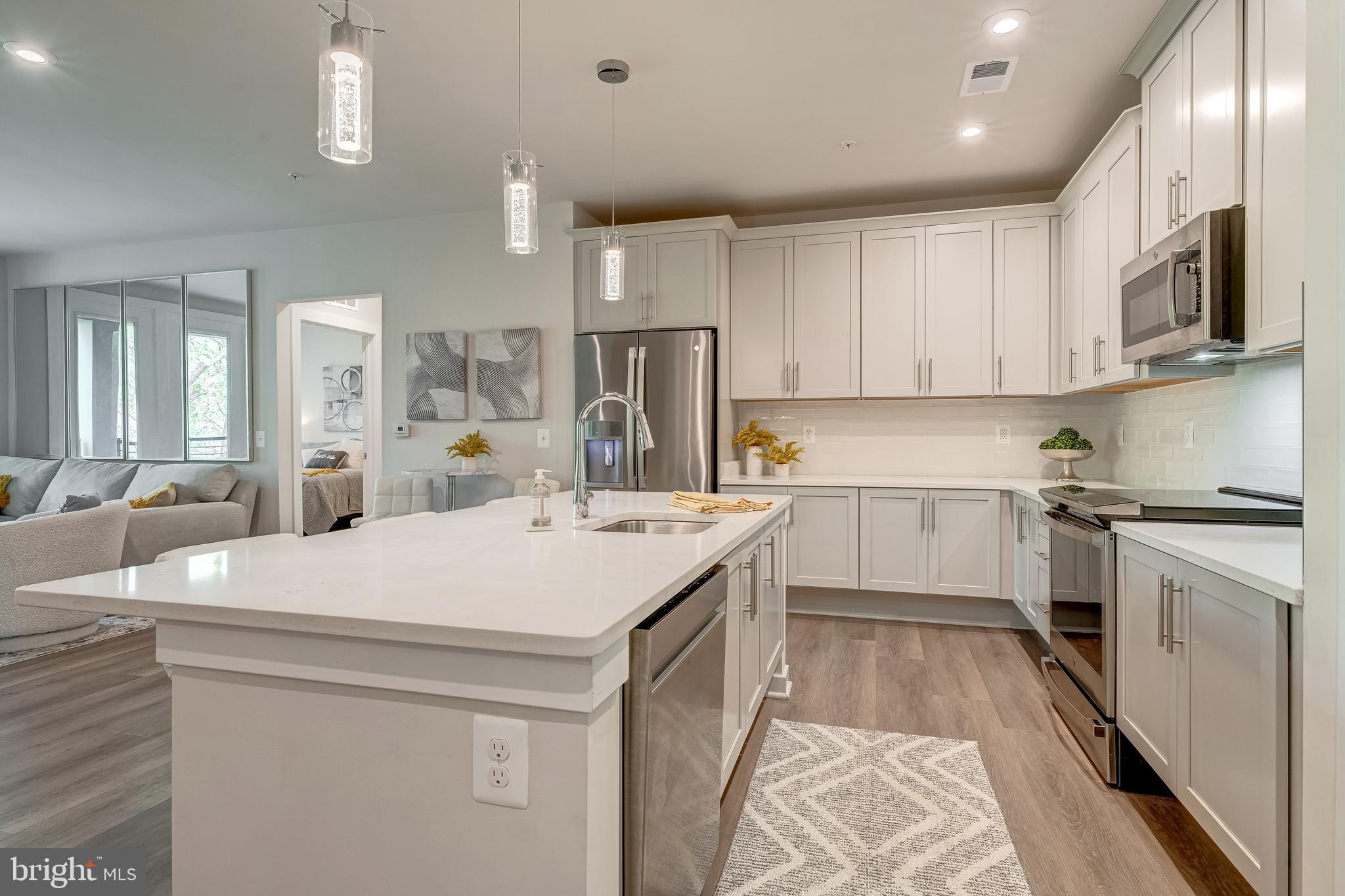 RESTON - Residential