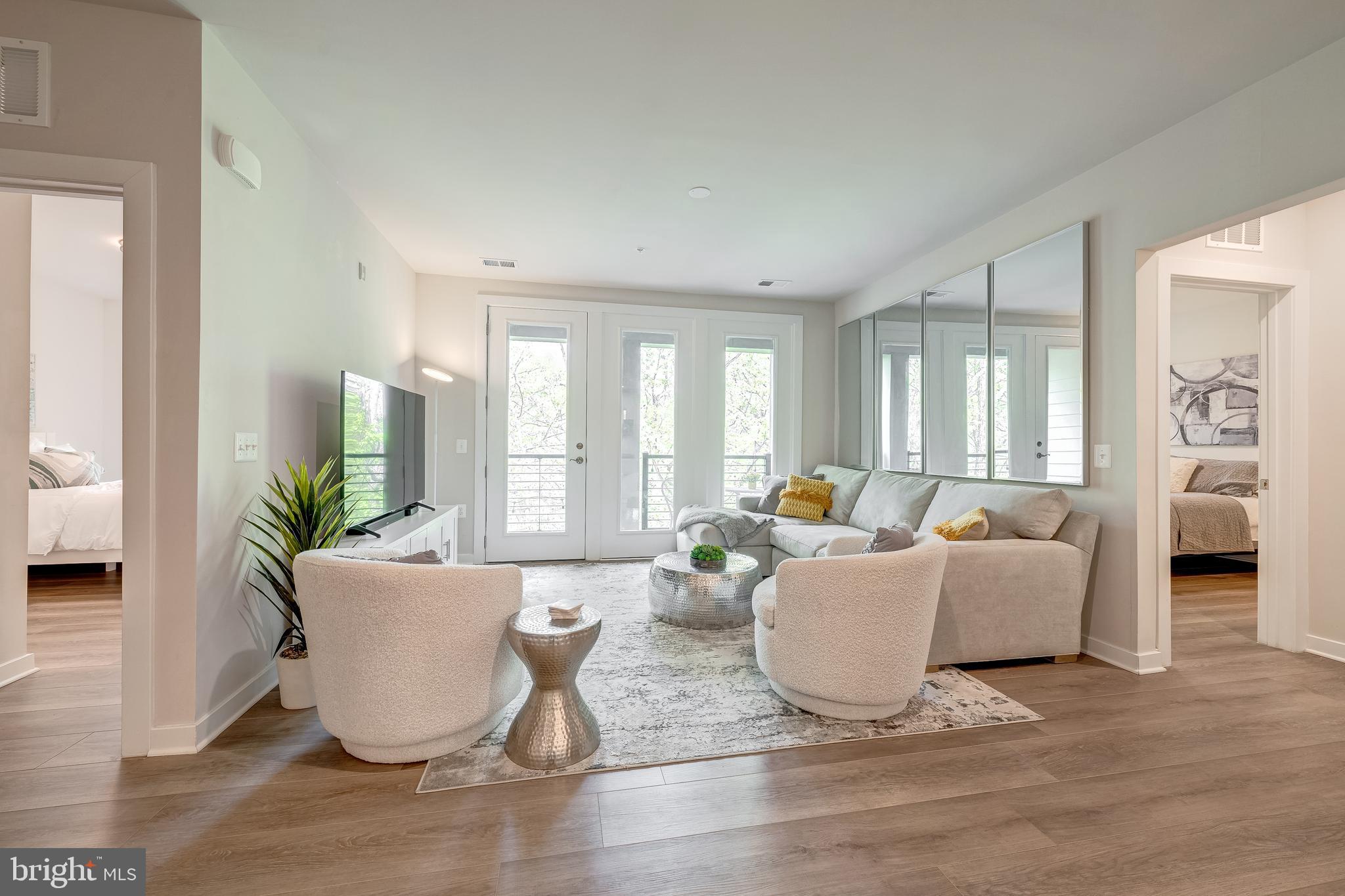 RESTON - Residential