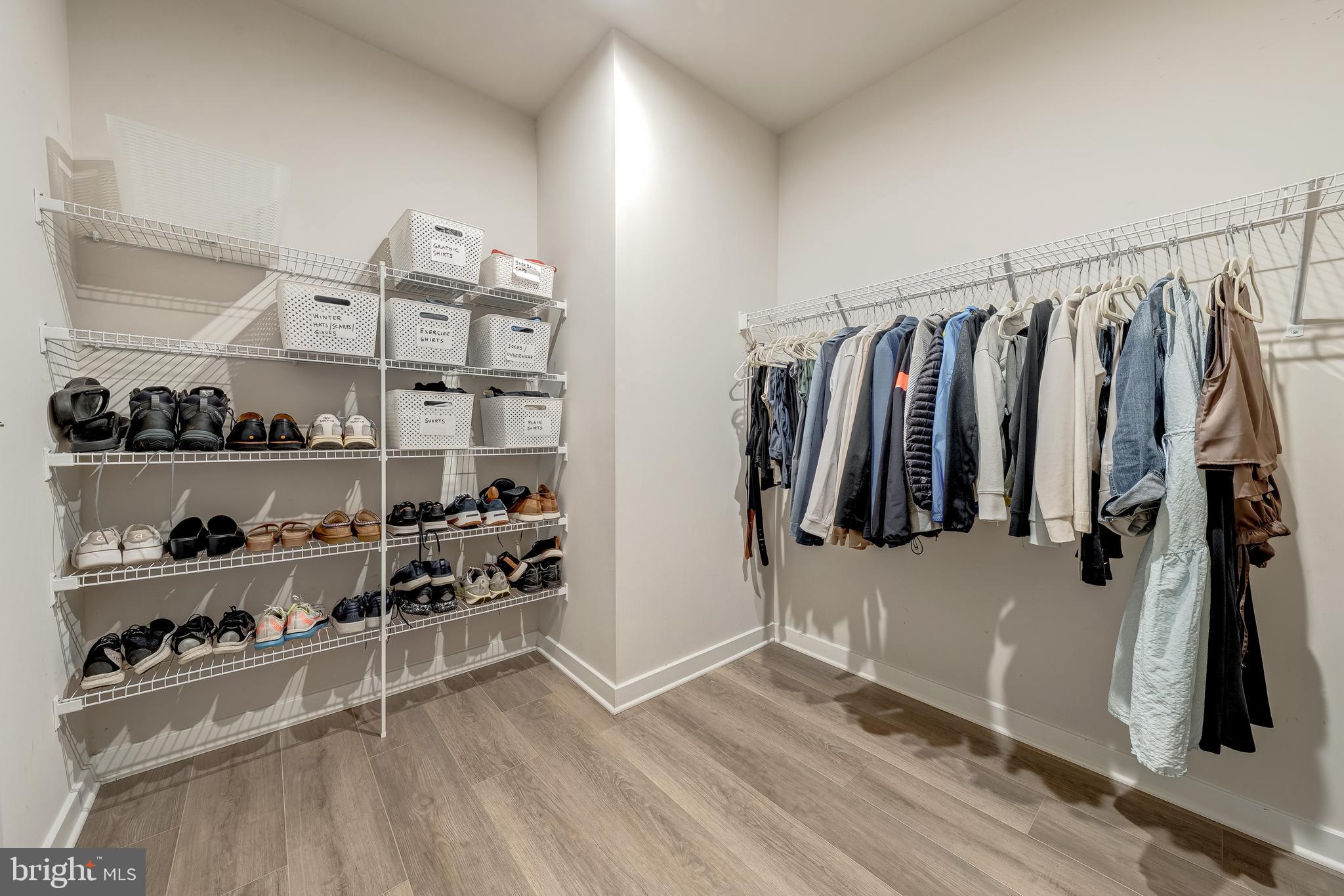 RESTON - Residential