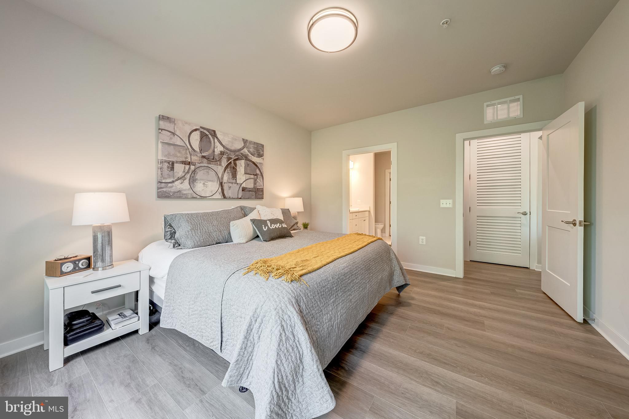 RESTON - Residential