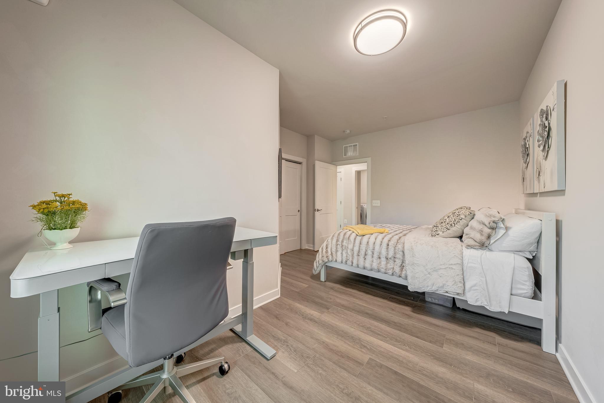 RESTON - Residential