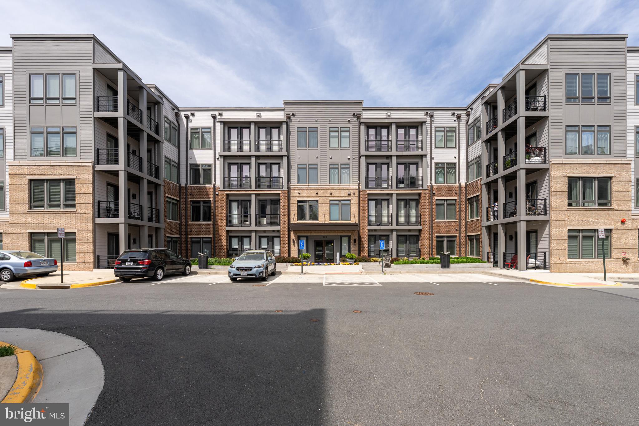 RESTON - Residential
