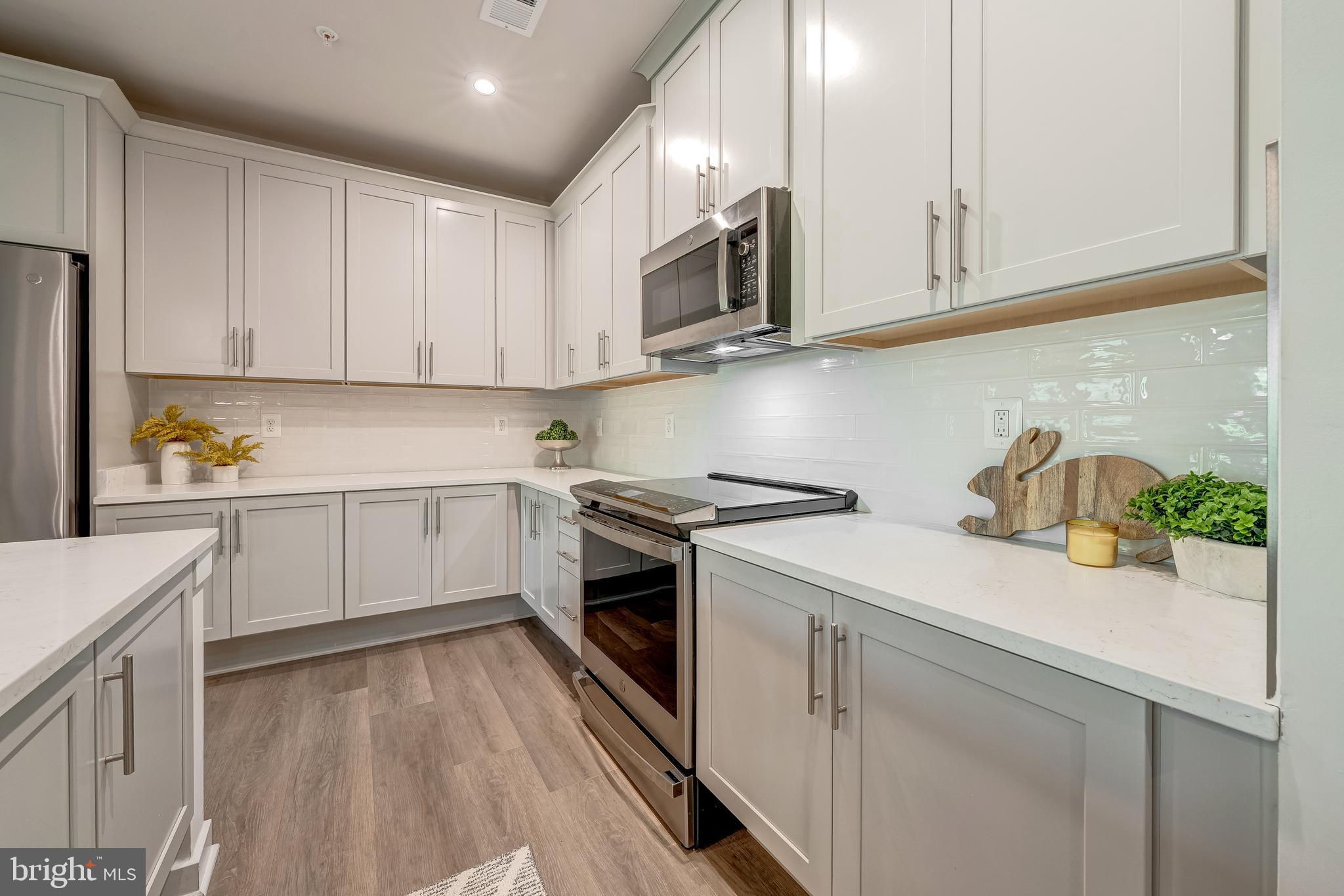 RESTON - Residential