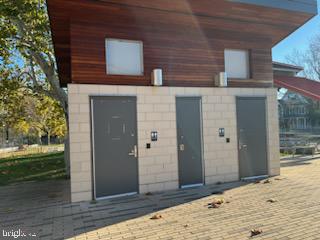 HIGHVIEW PARK - Residential Lease