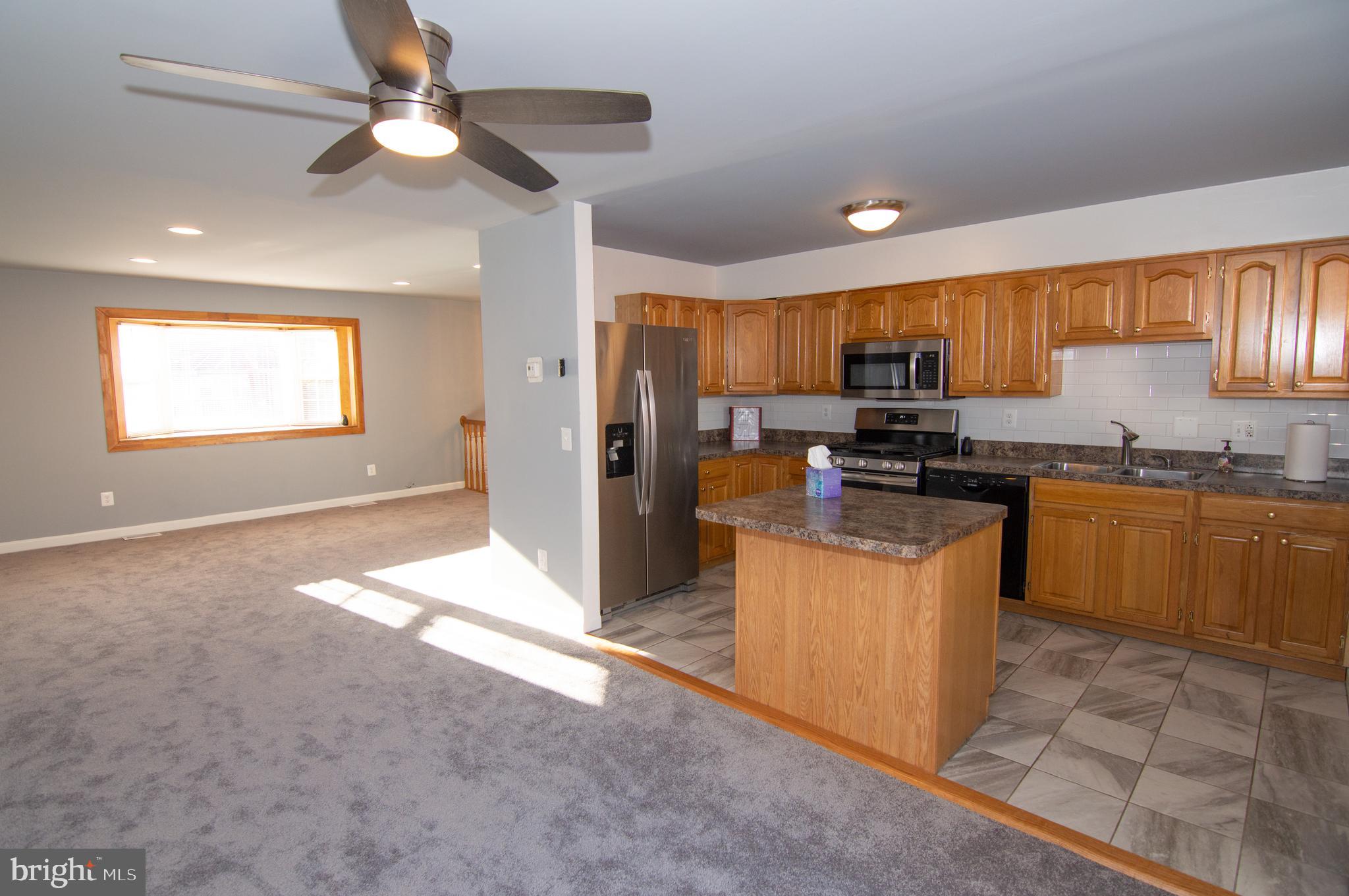 HIGHVIEW PARK - Residential Lease