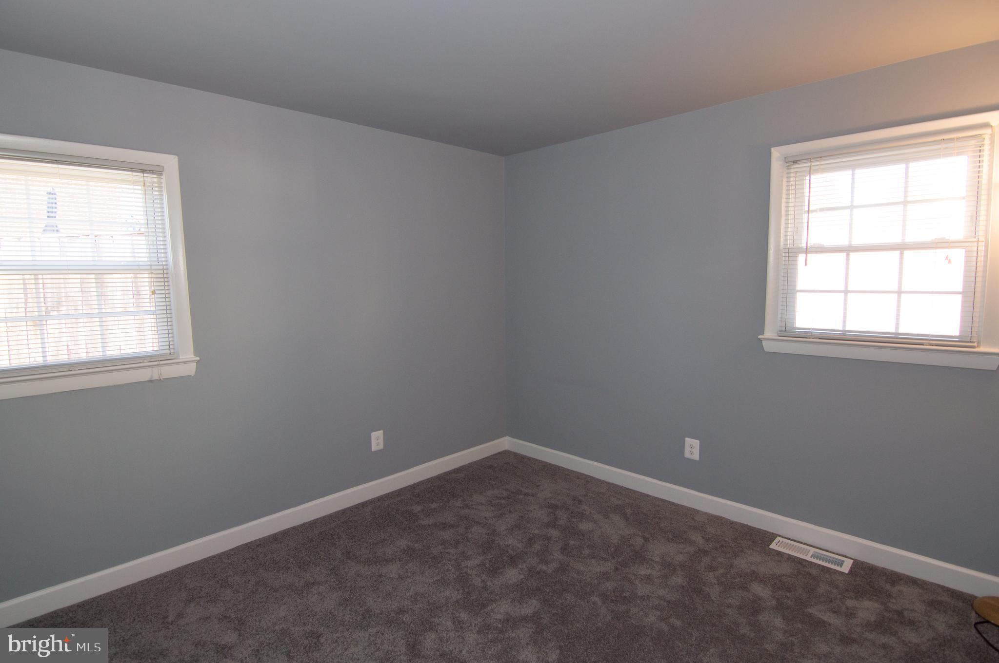 HIGHVIEW PARK - Residential Lease