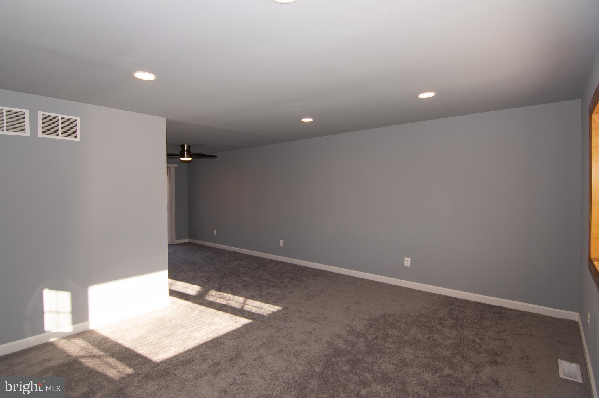 HIGHVIEW PARK - Residential Lease