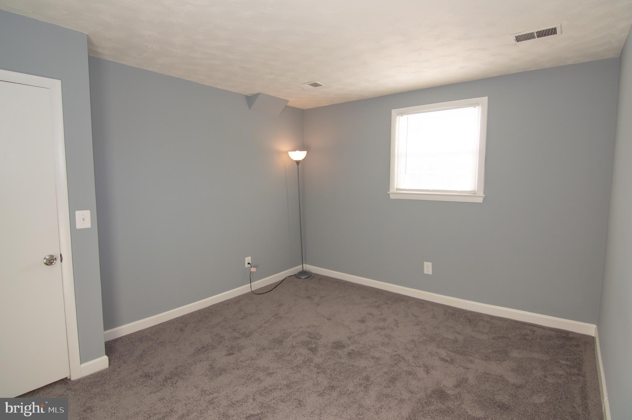 HIGHVIEW PARK - Residential Lease