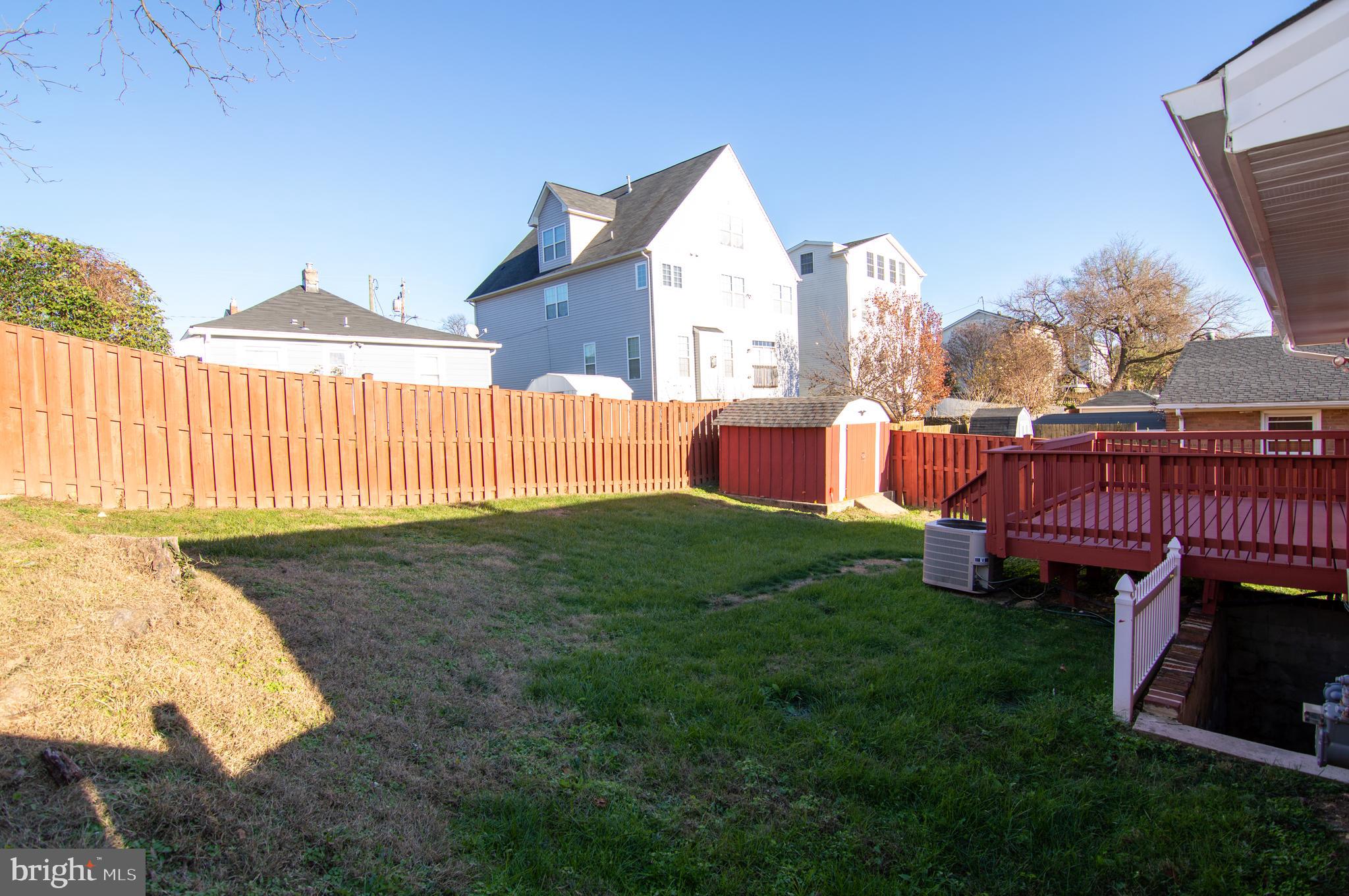 HIGHVIEW PARK - Residential Lease