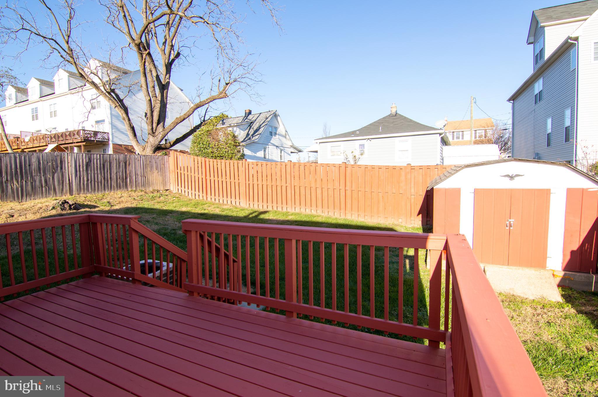 HIGHVIEW PARK - Residential Lease