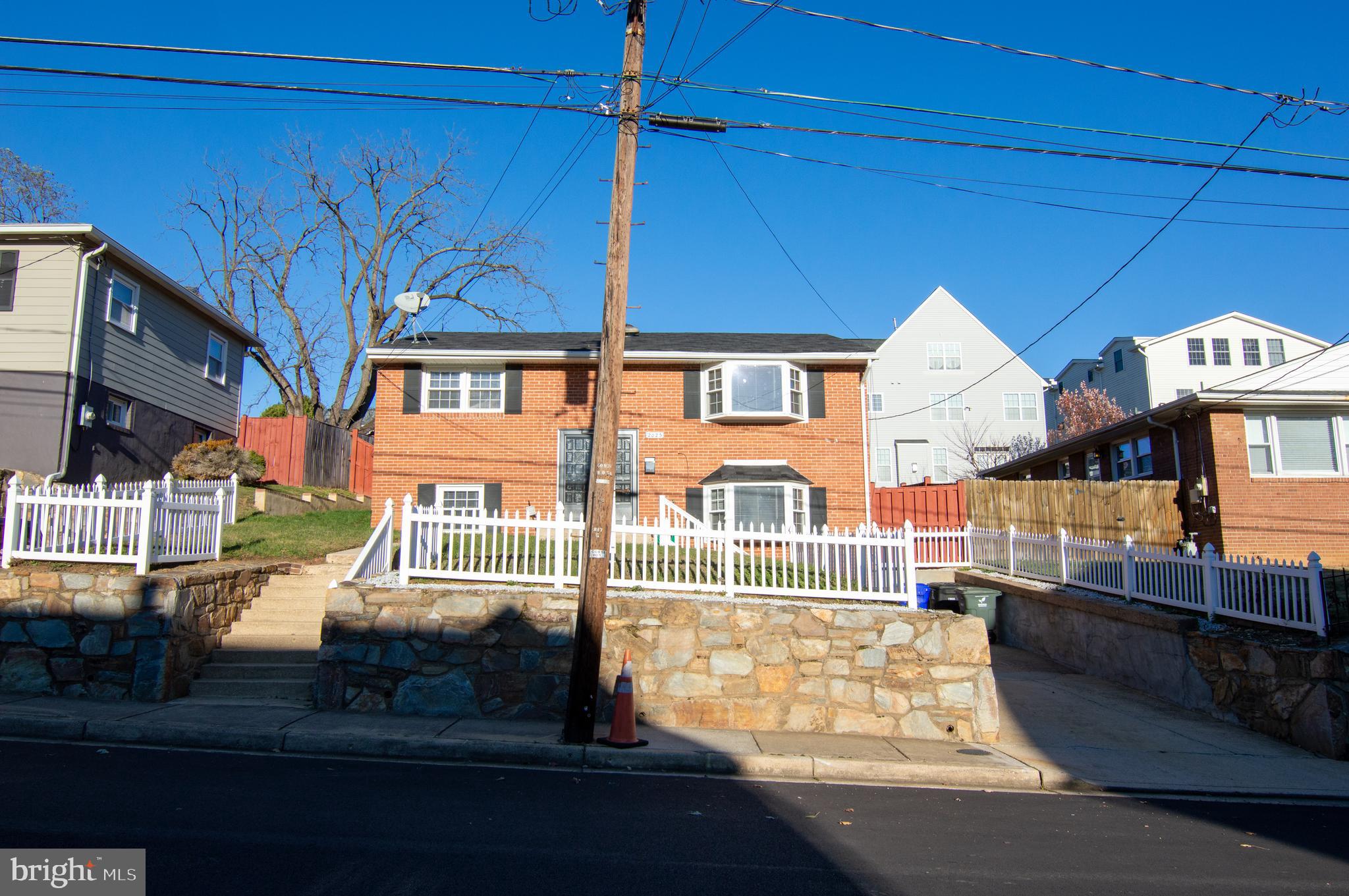 HIGHVIEW PARK - Residential Lease