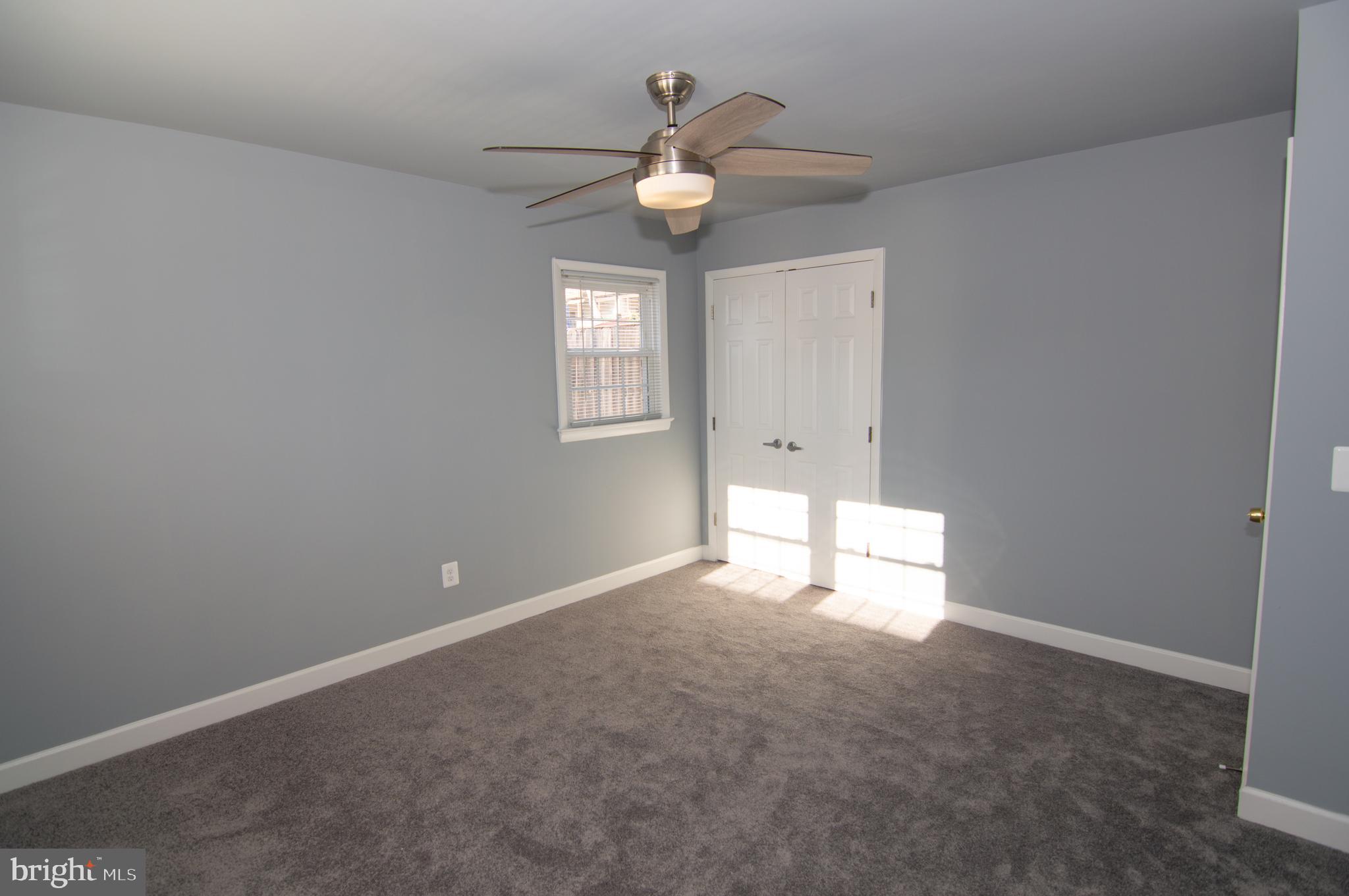 HIGHVIEW PARK - Residential Lease