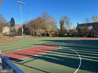 HIGHVIEW PARK - Residential Lease