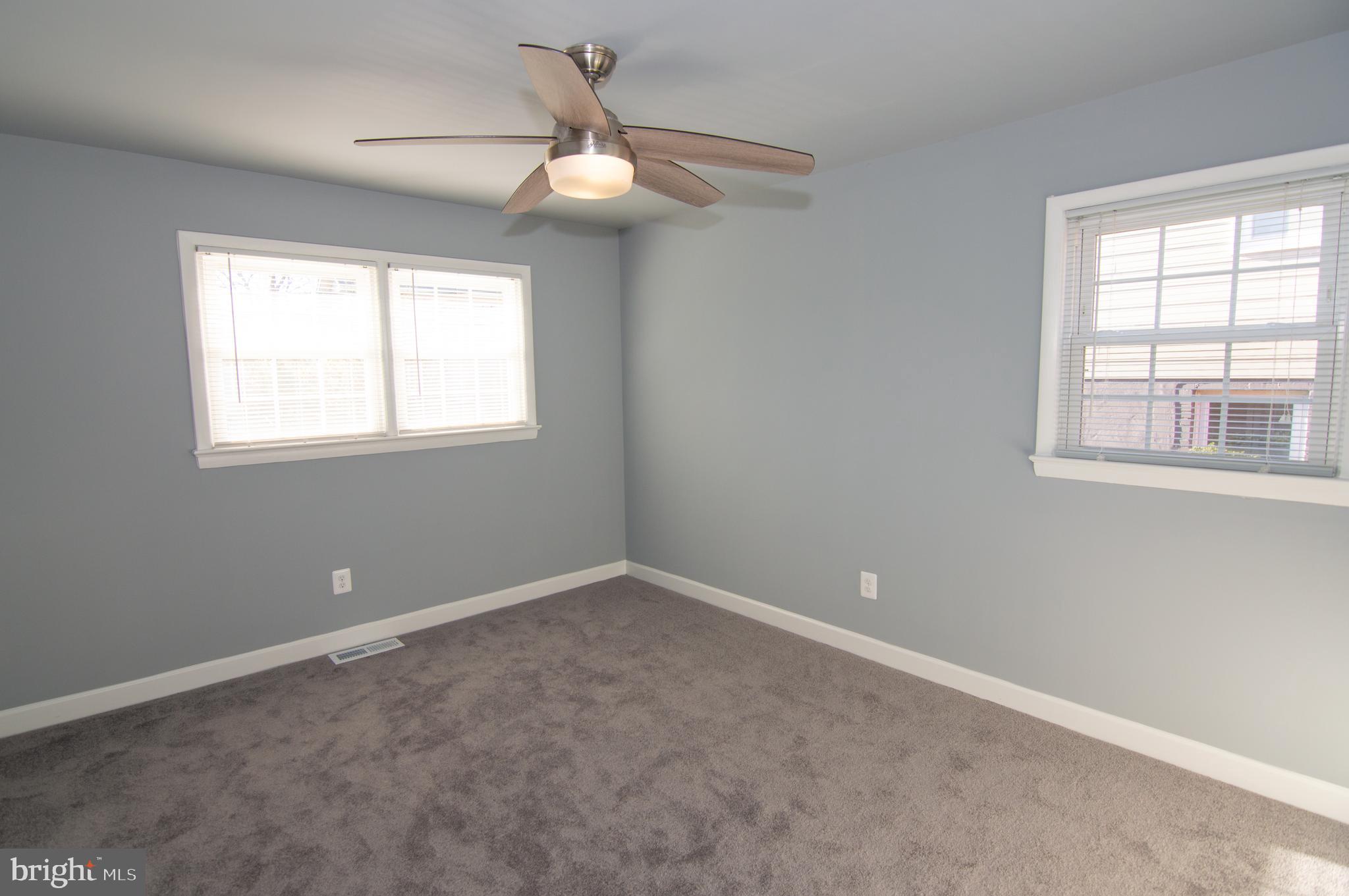 HIGHVIEW PARK - Residential Lease