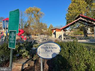 HIGHVIEW PARK - Residential Lease