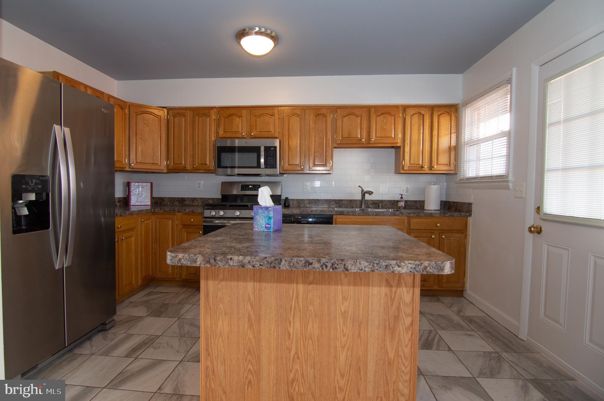 HIGHVIEW PARK - Residential Lease