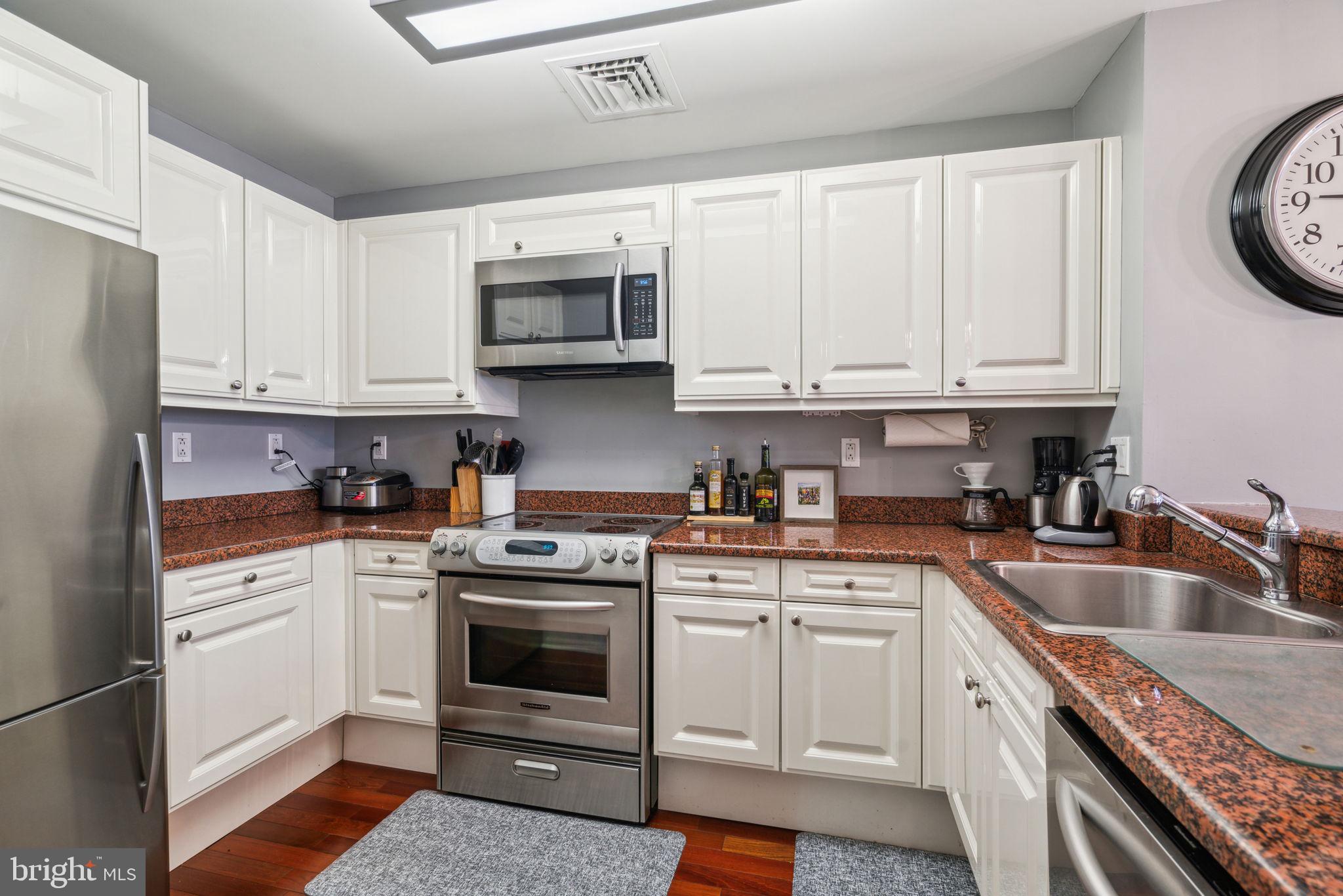 AVENUE OF THE ARTS - Residential