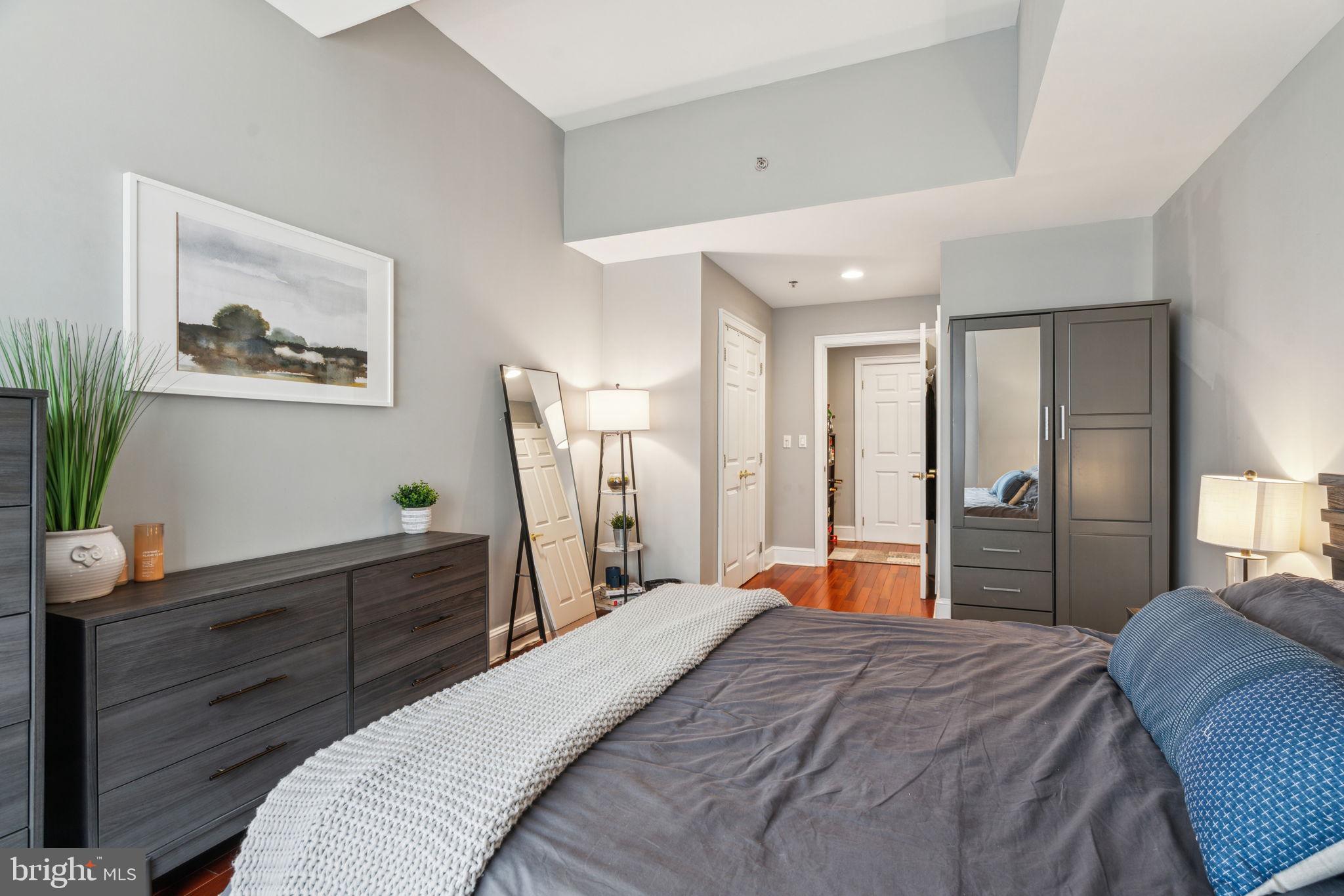 AVENUE OF THE ARTS - Residential