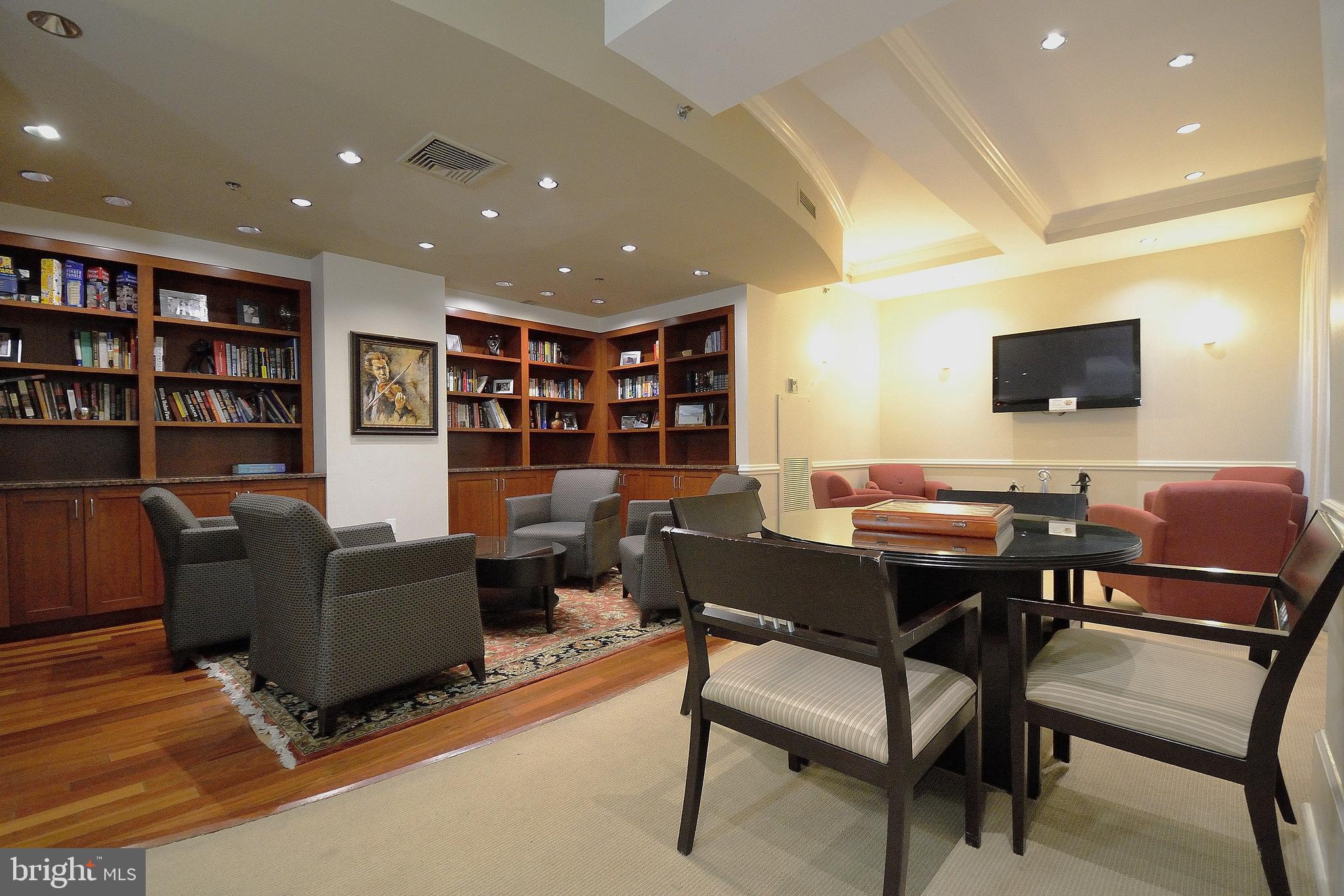 AVENUE OF THE ARTS - Residential