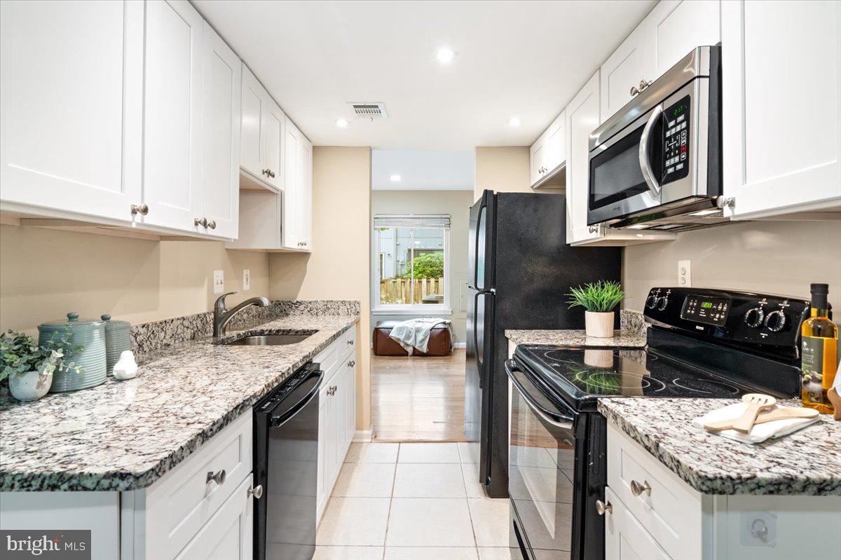 MARYLAND PLACE - Residential