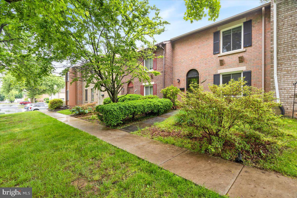 MARYLAND PLACE - Residential