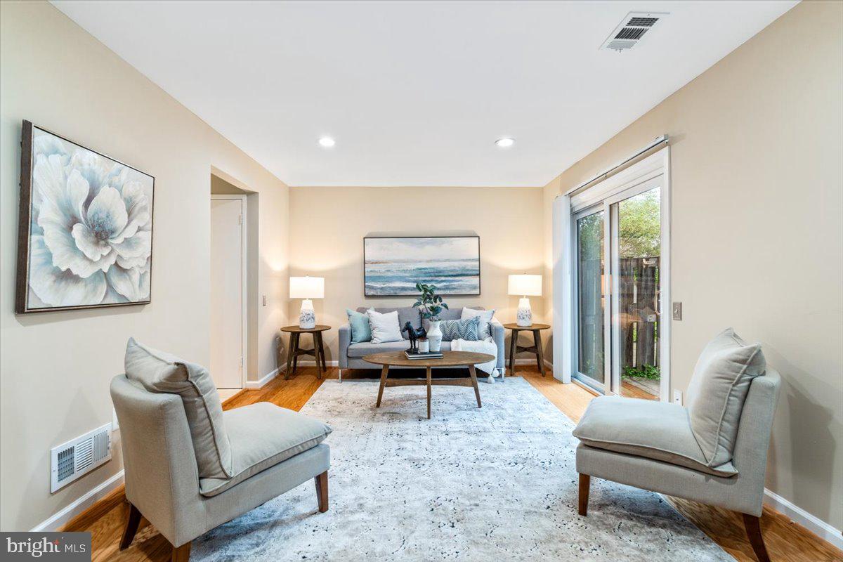 MARYLAND PLACE - Residential