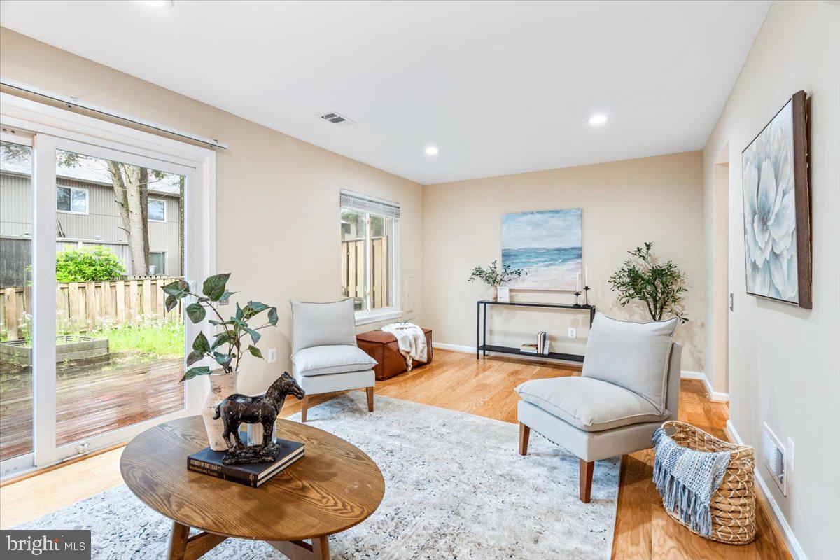 MARYLAND PLACE - Residential