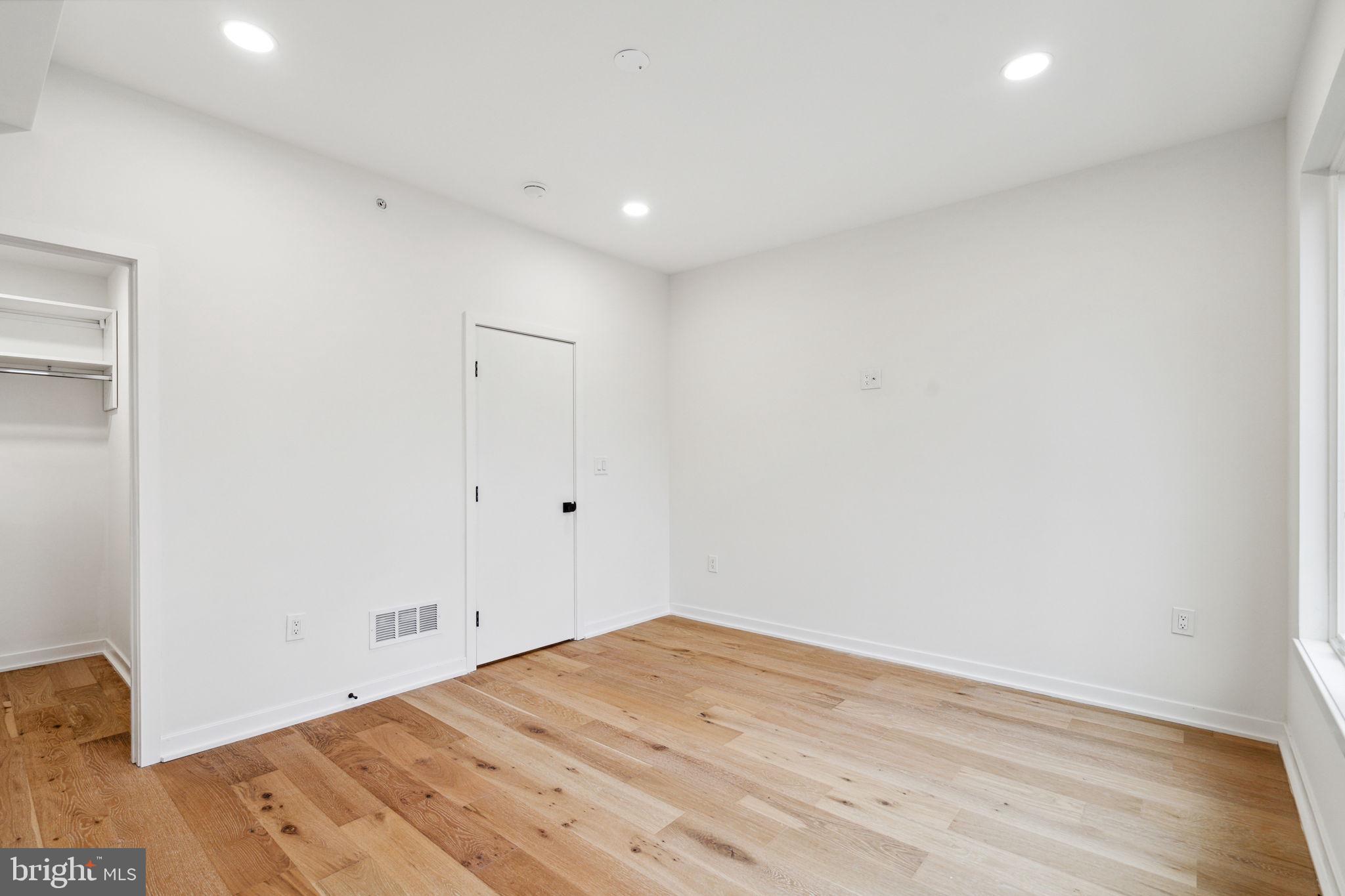 GRADUATE HOSPITAL - Residential