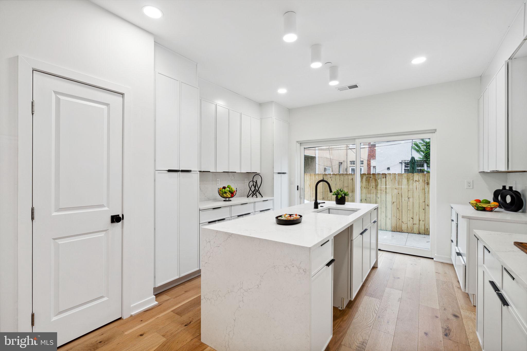 GRADUATE HOSPITAL - Residential