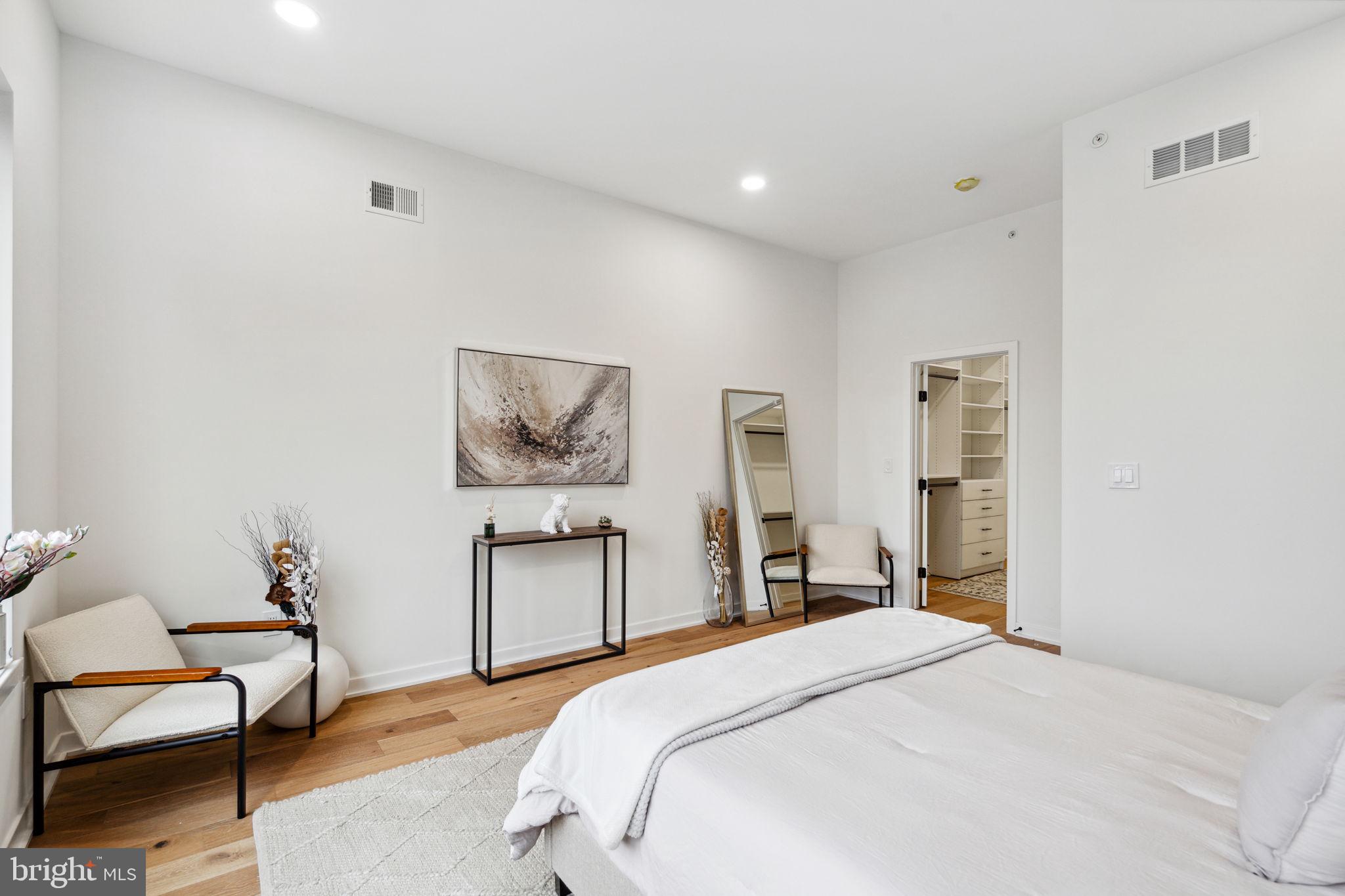 GRADUATE HOSPITAL - Residential