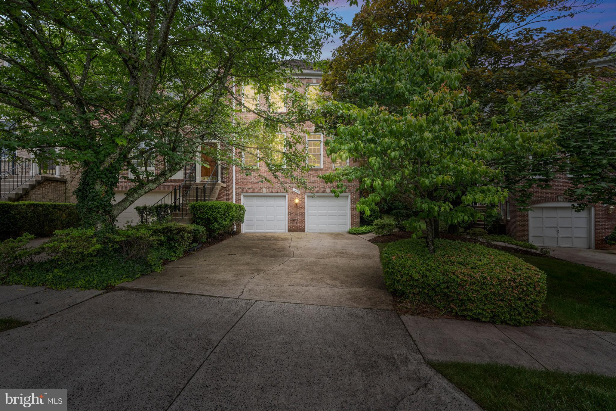 10159 CASTLEWOOD LANE