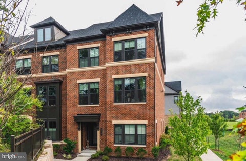 Townhouse For Rent - 22367 Trailview Crossing Terrace<br/> ASHBURN, VA 20148