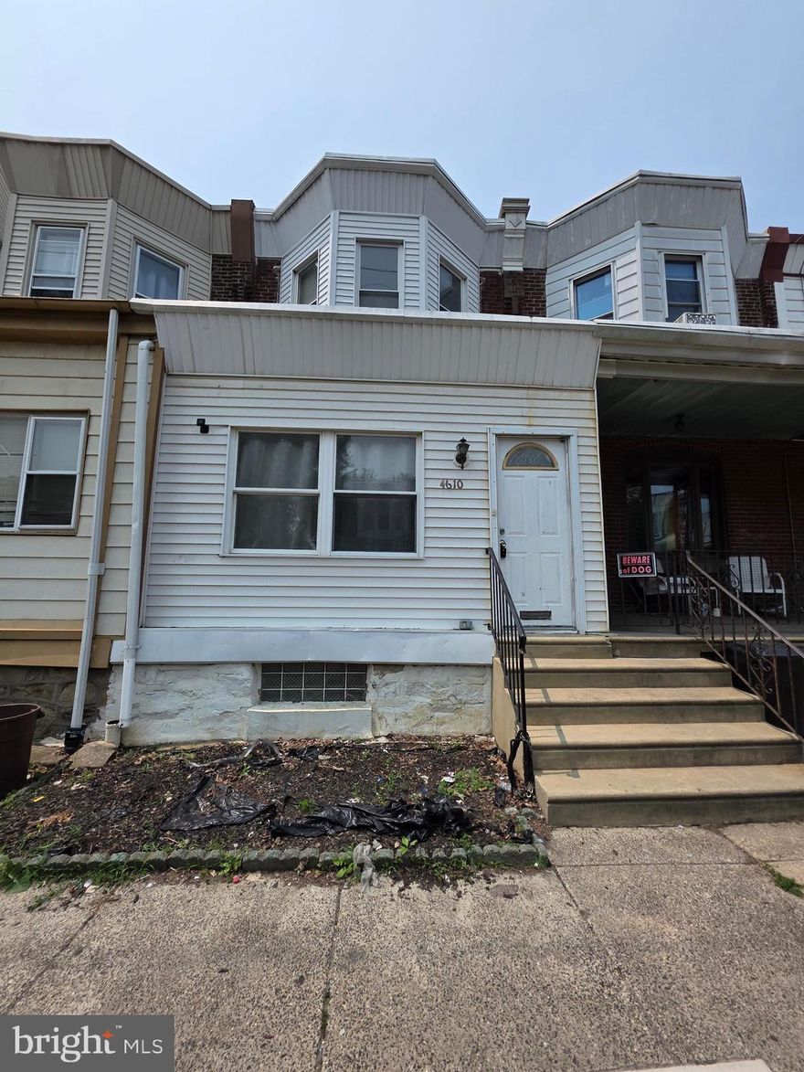 Calling all investors and home buyers! Don't miss this opportunity.  Sold AS-IS. Easy show!