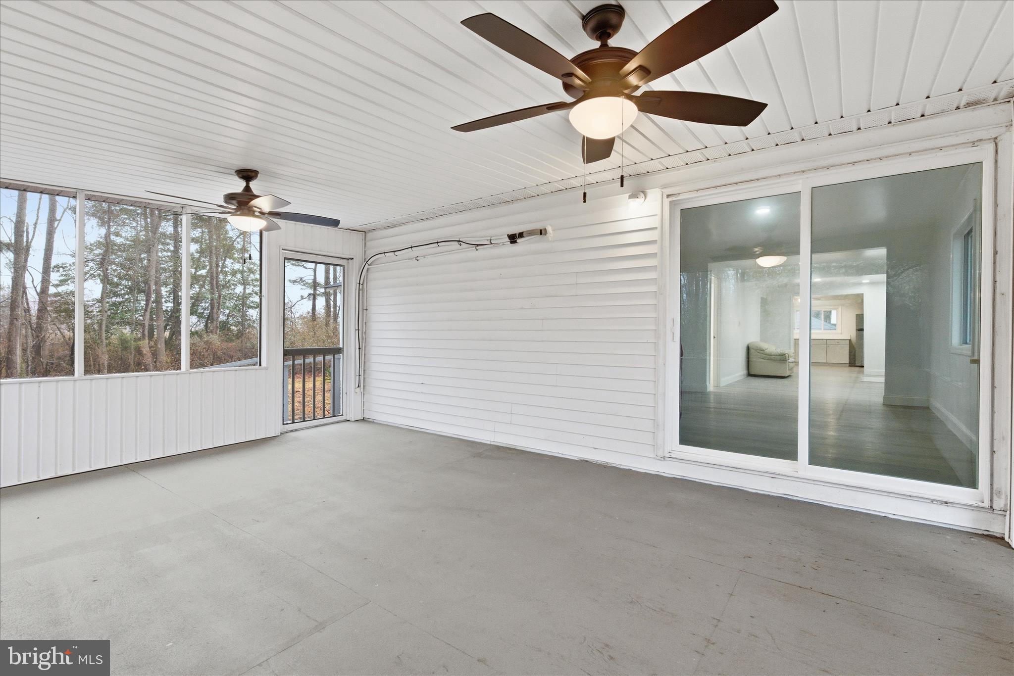 BREEZY POINT - Residential