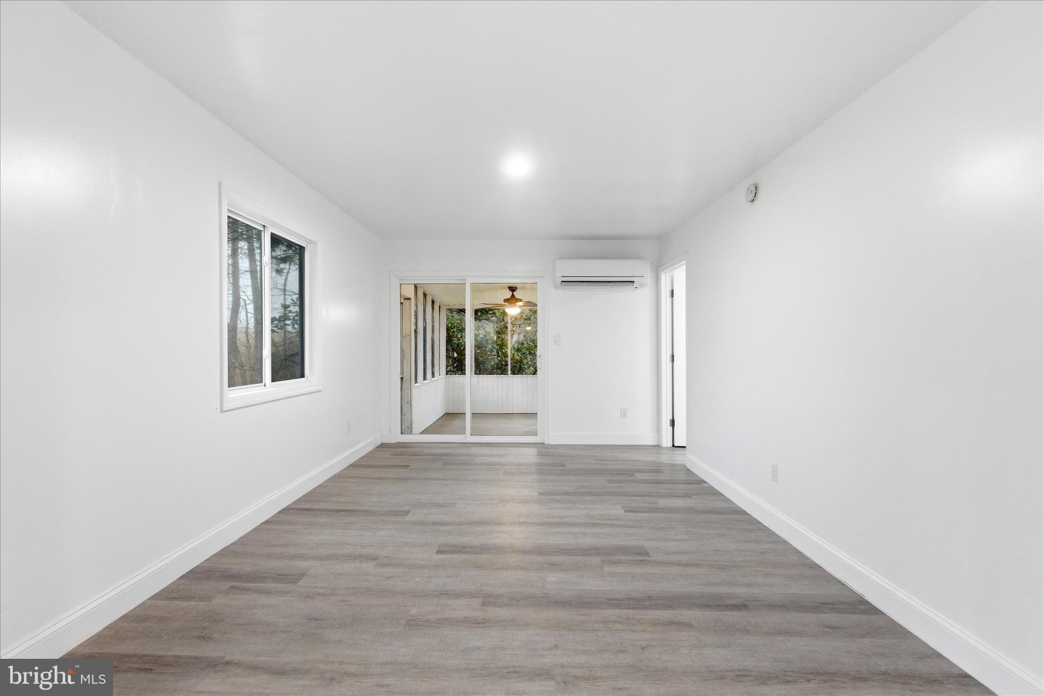 BREEZY POINT - Residential