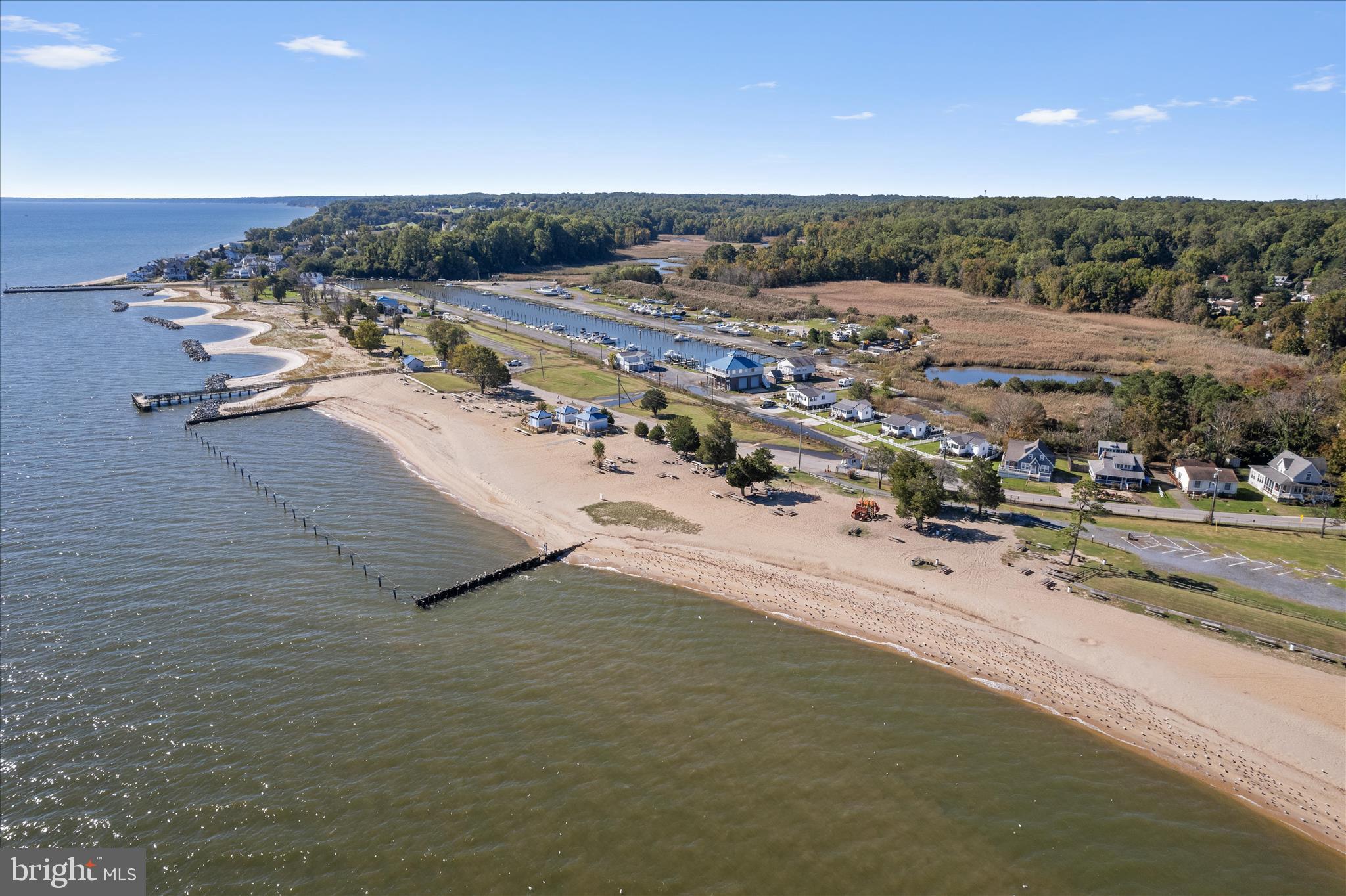 BREEZY POINT - Residential