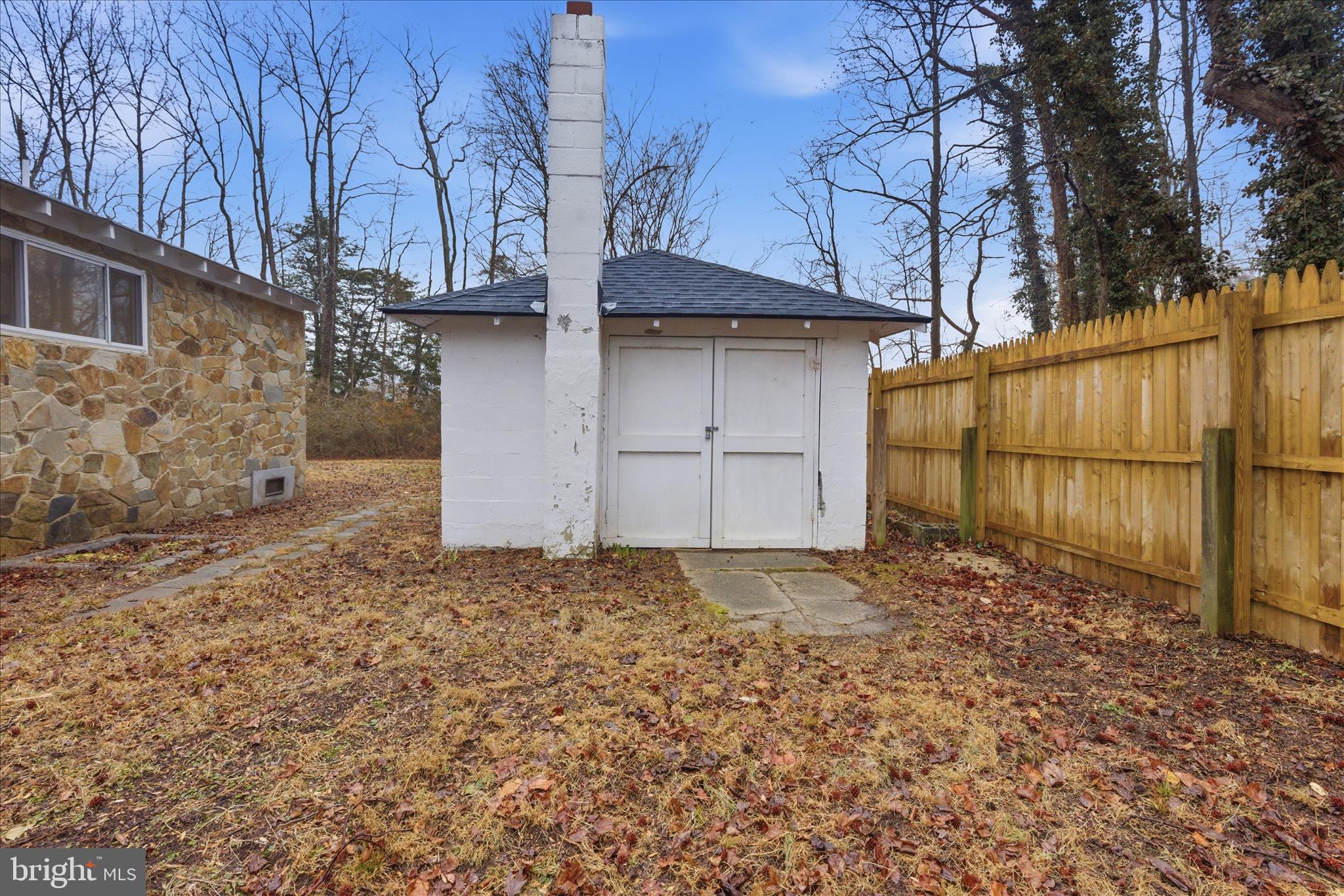 BREEZY POINT - Residential