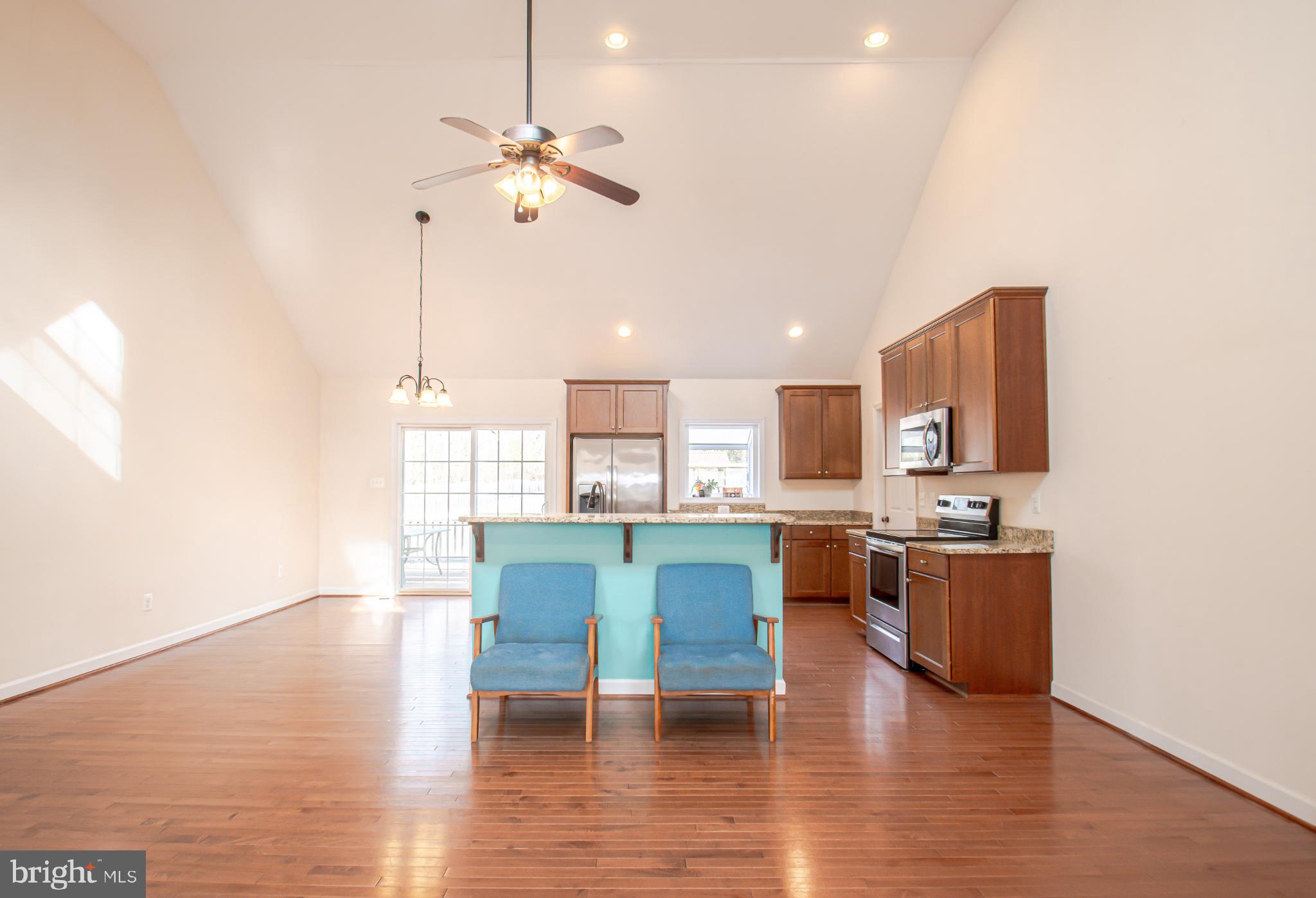 LAKE ANNA WOODS - Residential