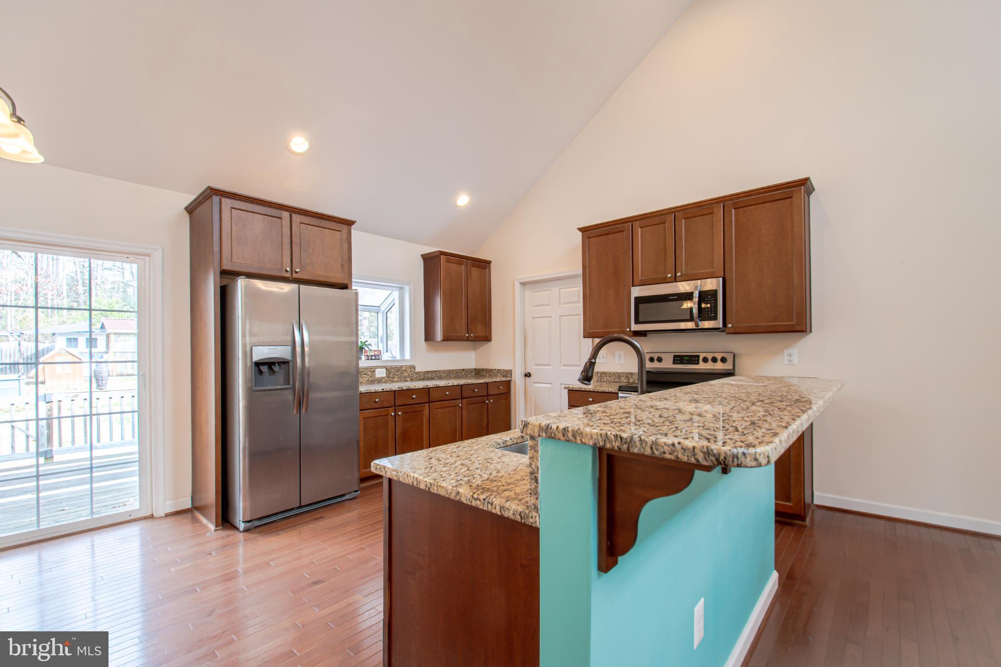 LAKE ANNA WOODS - Residential