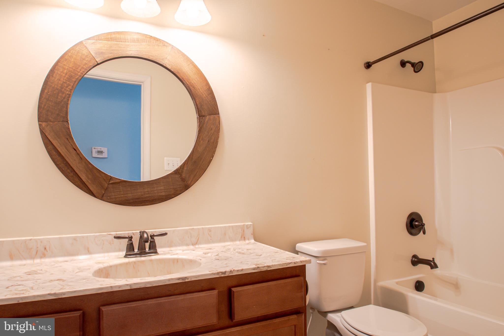 LAKE ANNA WOODS - Residential