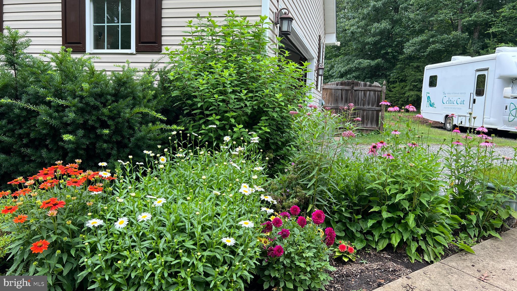 LAKE ANNA WOODS - Residential