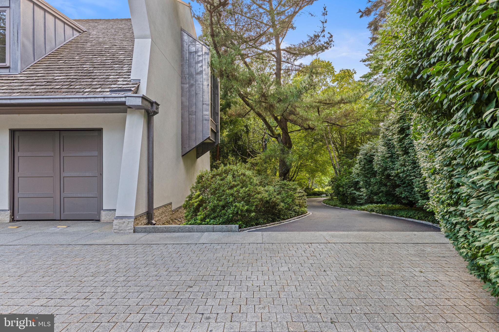 RAVENSCLIFF - Residential