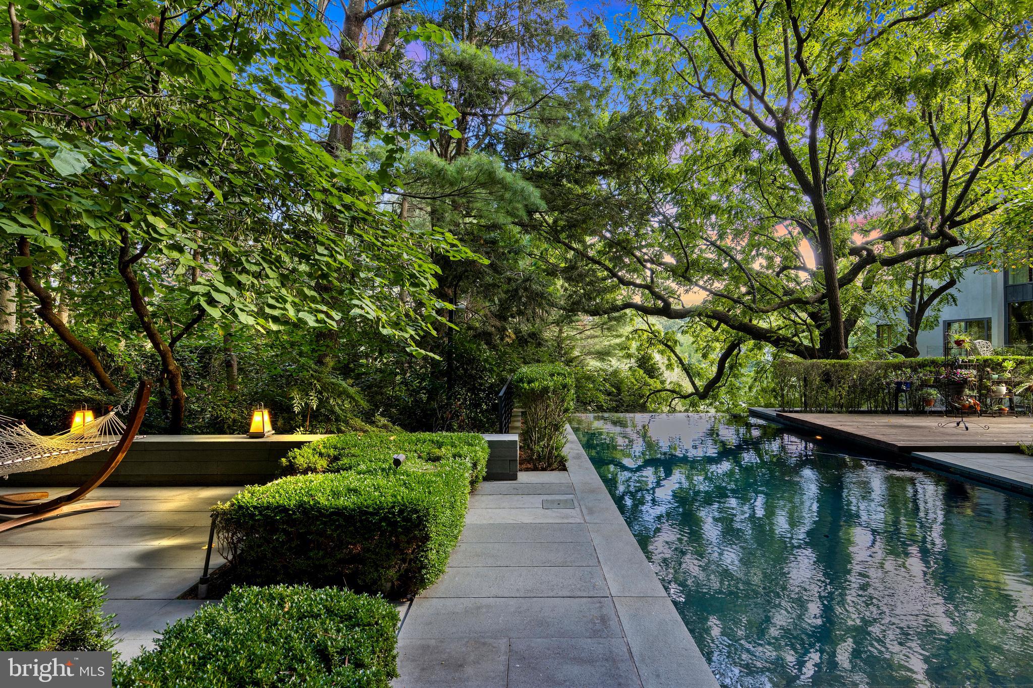 RAVENSCLIFF - Residential