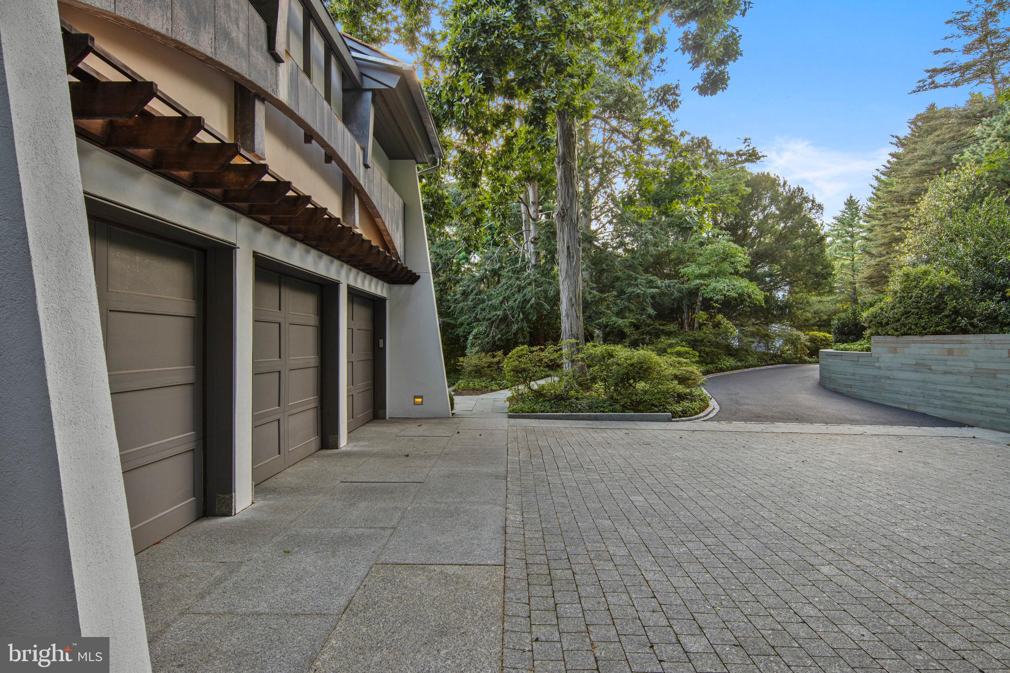 RAVENSCLIFF - Residential